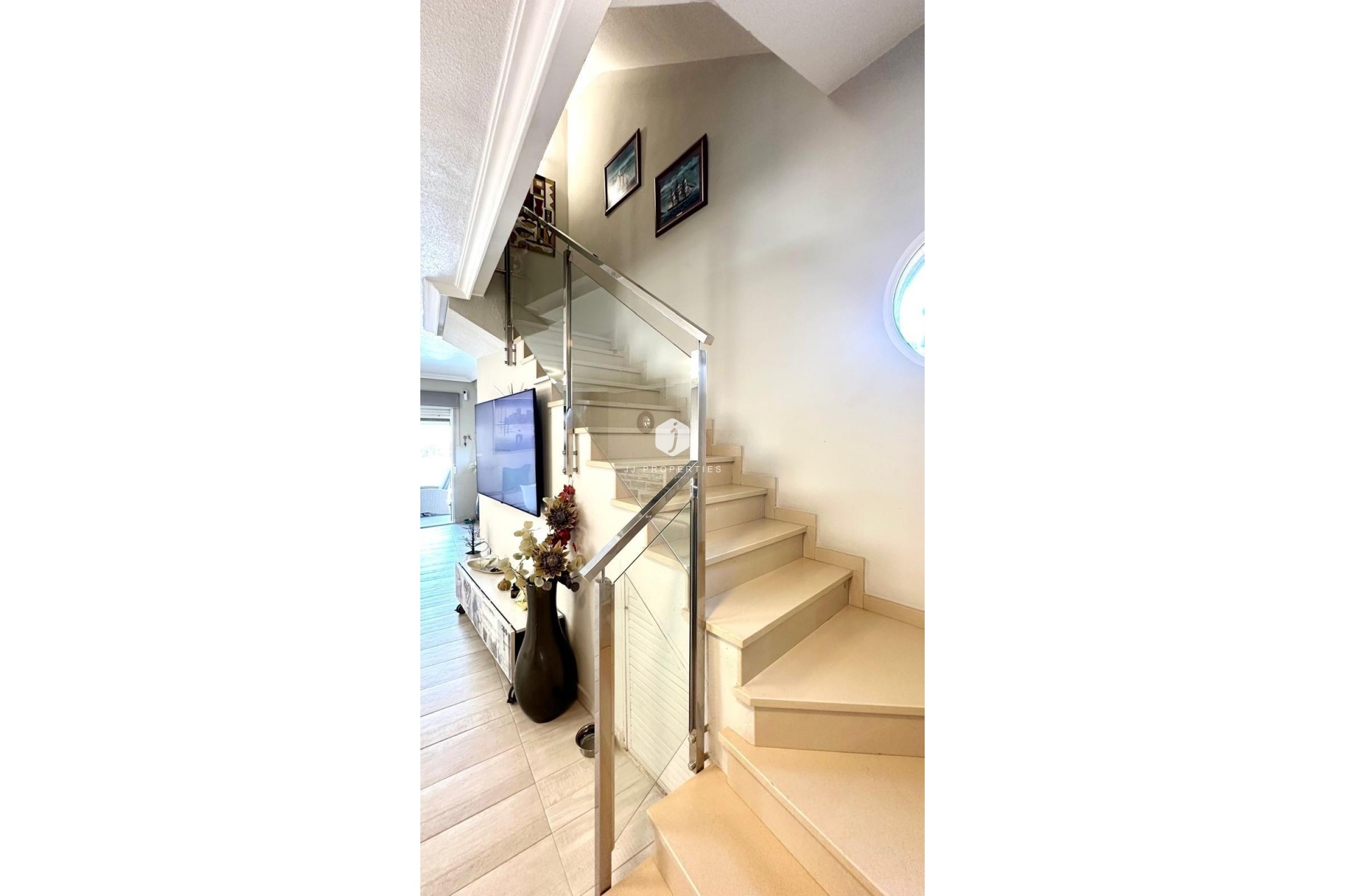 Z drugiej ręki - Villa -
Orihuela Costa - La Regia