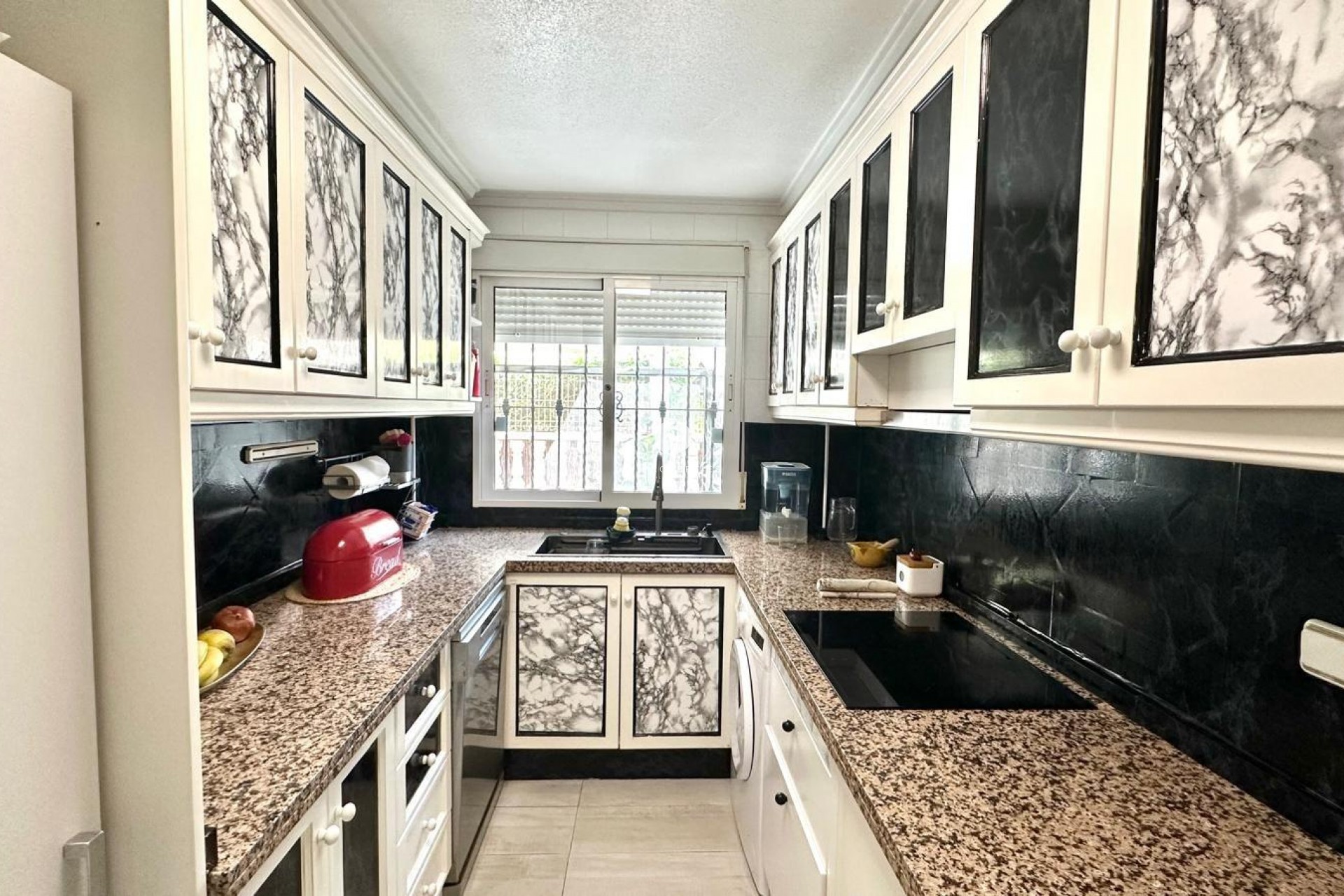 Z drugiej ręki - Villa -
Orihuela Costa - La Regia