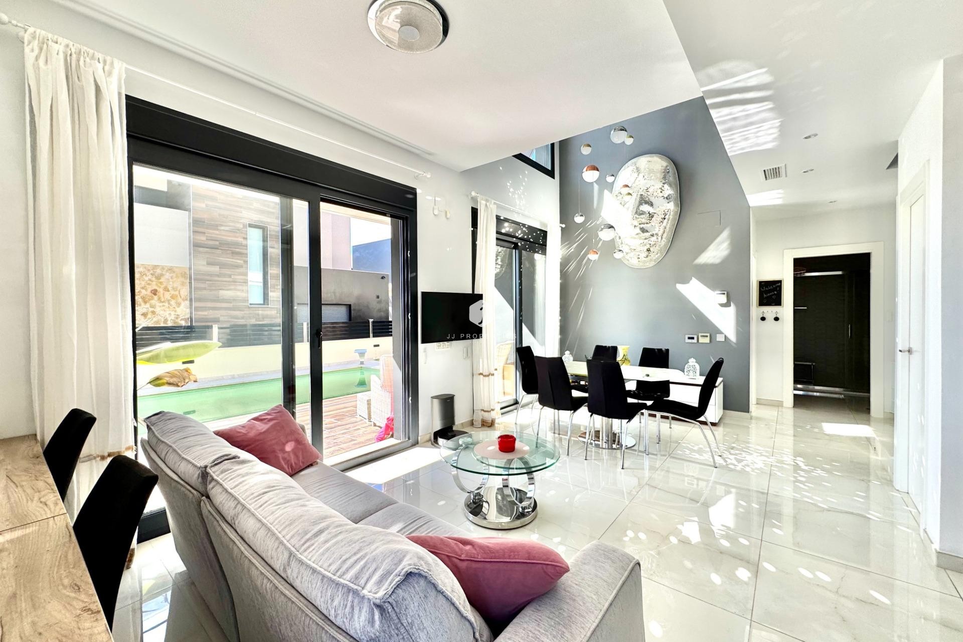 Z drugiej ręki - Villa -
Orihuela Costa - Lomas de Cabo Roig