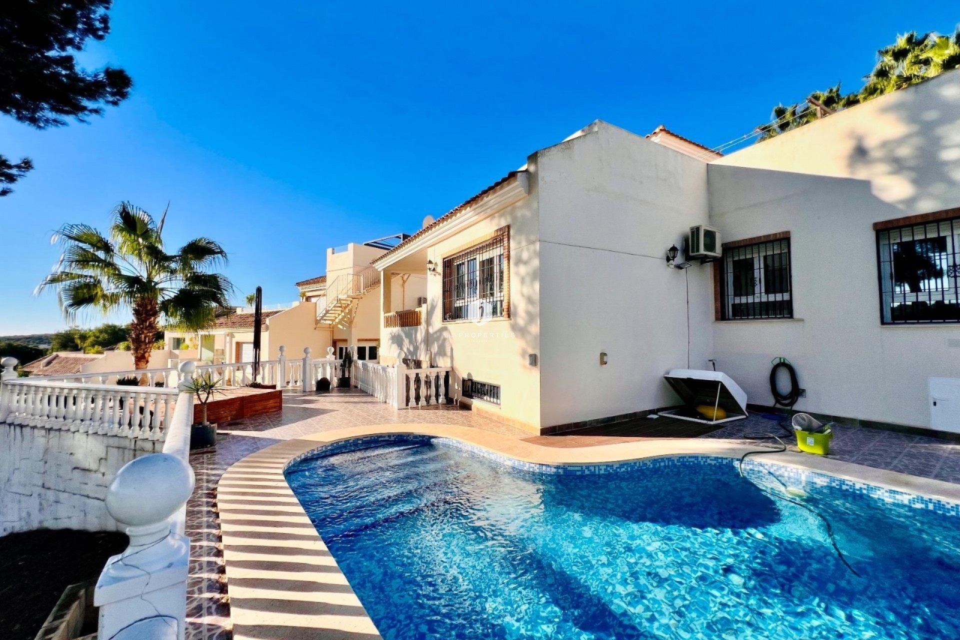 Z drugiej ręki - Villa -
Orihuela Costa - Lomas De Campoamor-las Ramblas