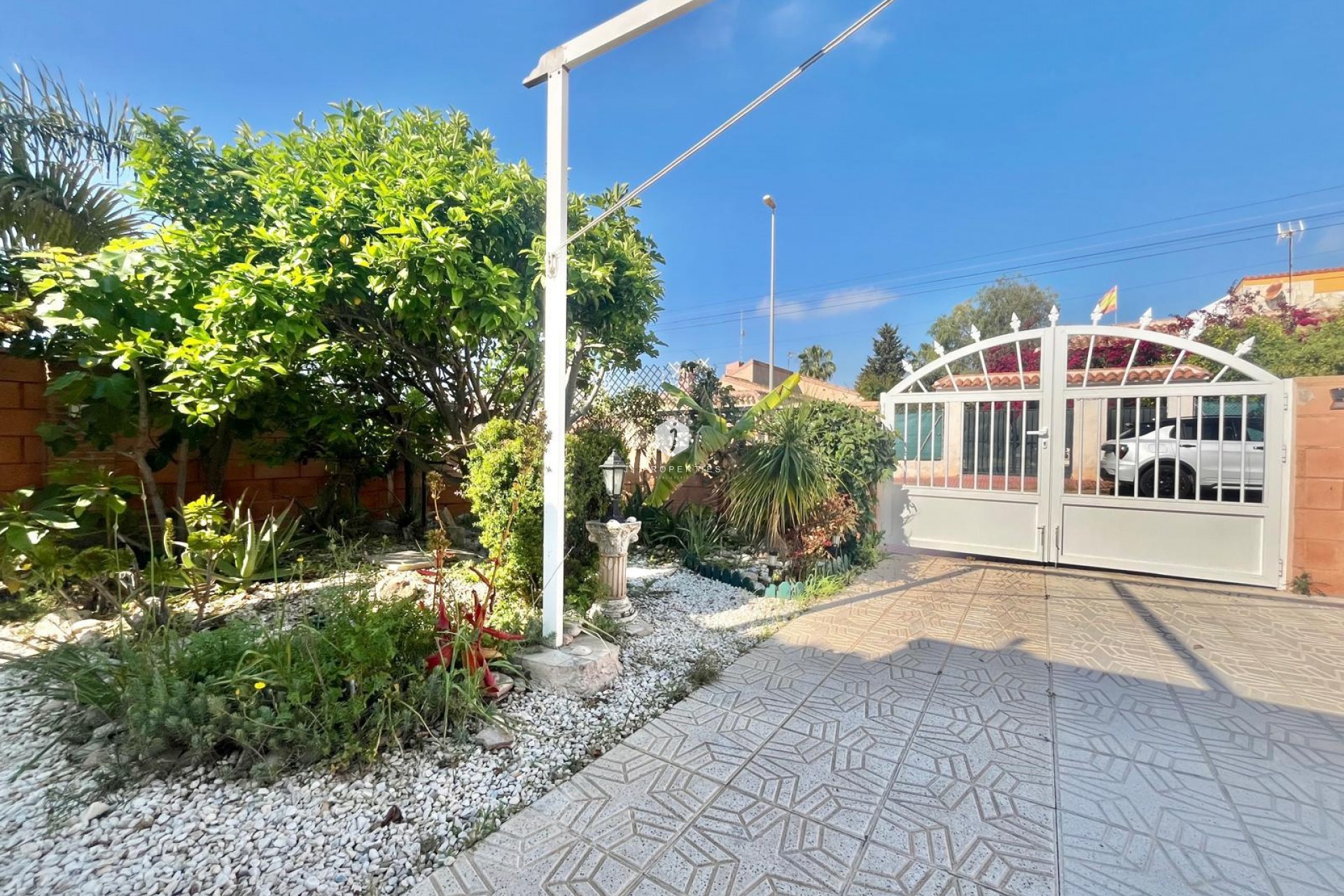 Z drugiej ręki - Villa -
Orihuela Costa - Los Almendros-la Florida