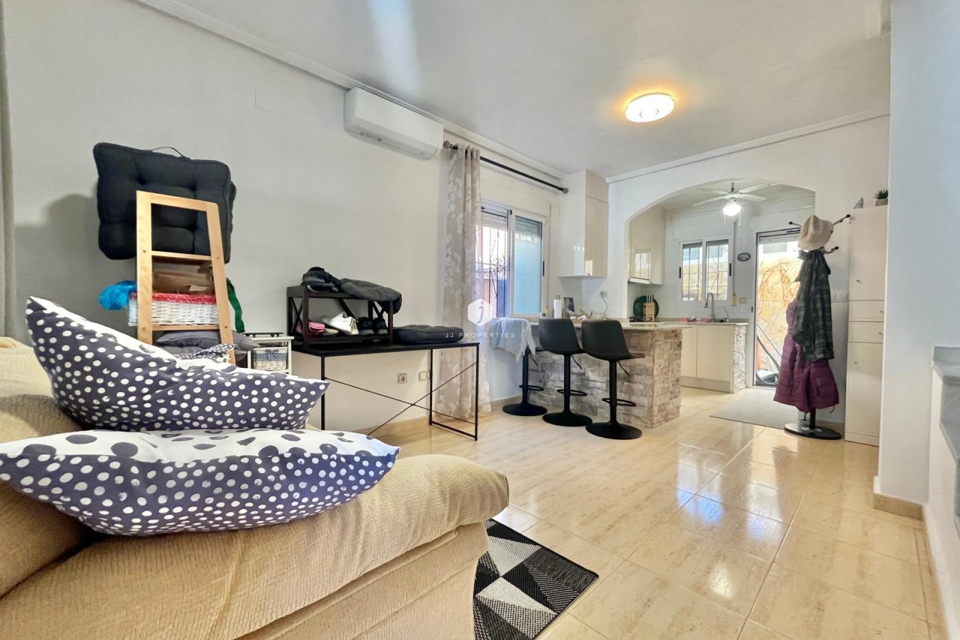 Z drugiej ręki - Villa -
Orihuela Costa - Los Almendros-la Florida