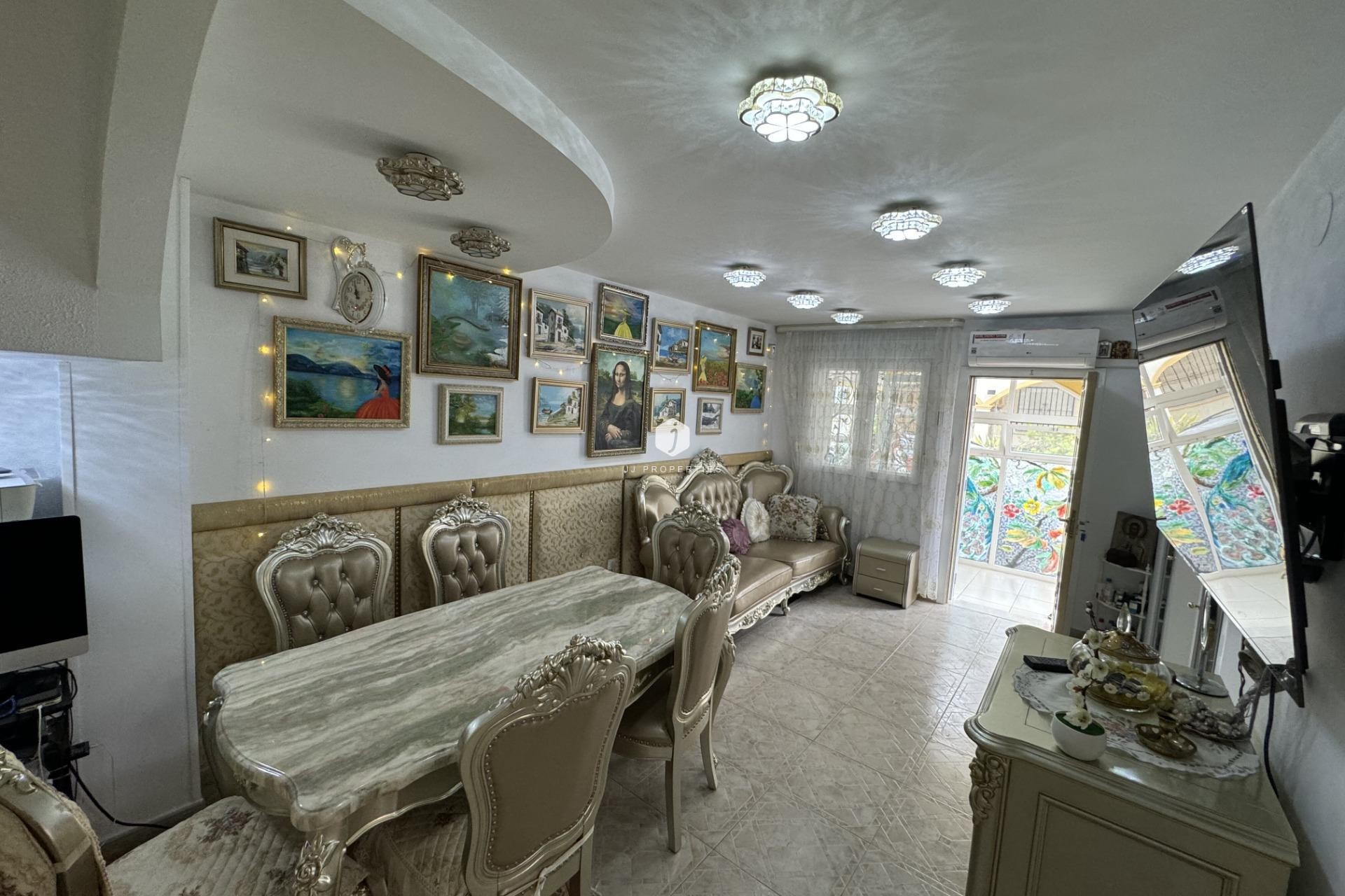 Z drugiej ręki - Villa -
Orihuela Costa - Los Dolses