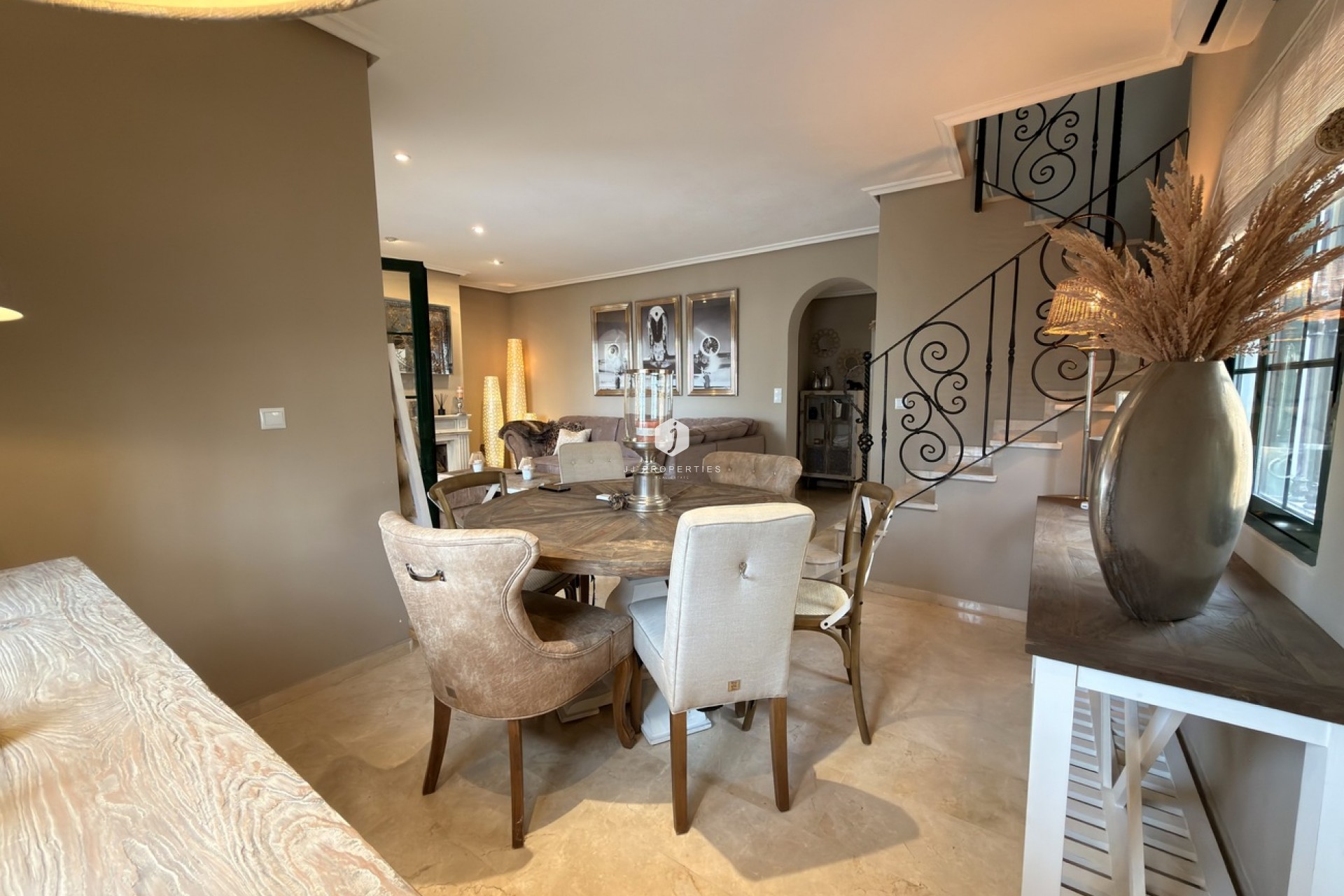 Z drugiej ręki - Villa -
Orihuela Costa - Los Doses