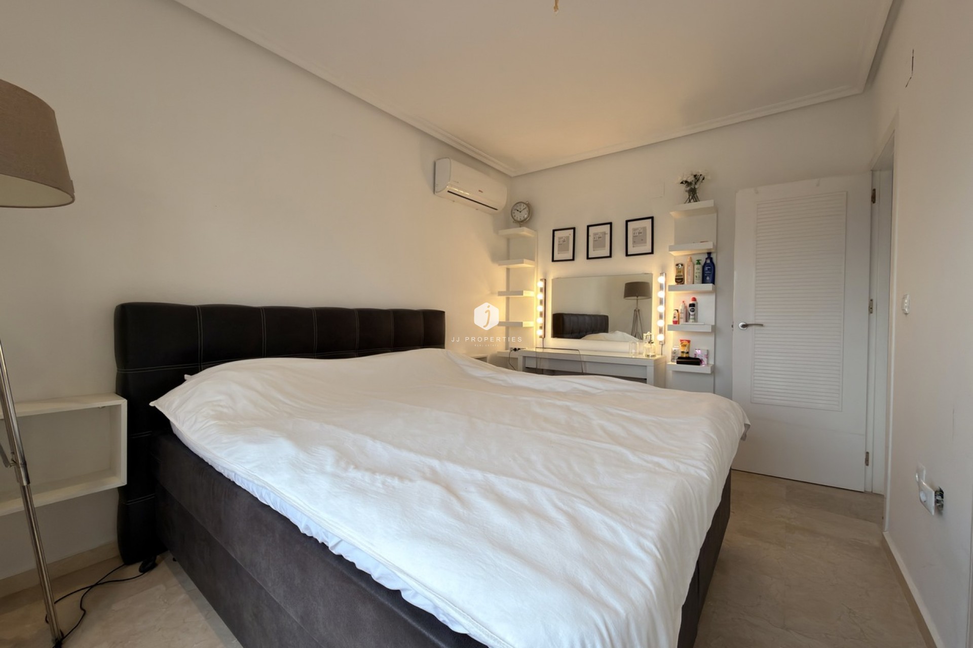 Z drugiej ręki - Villa -
Orihuela Costa - Los Doses