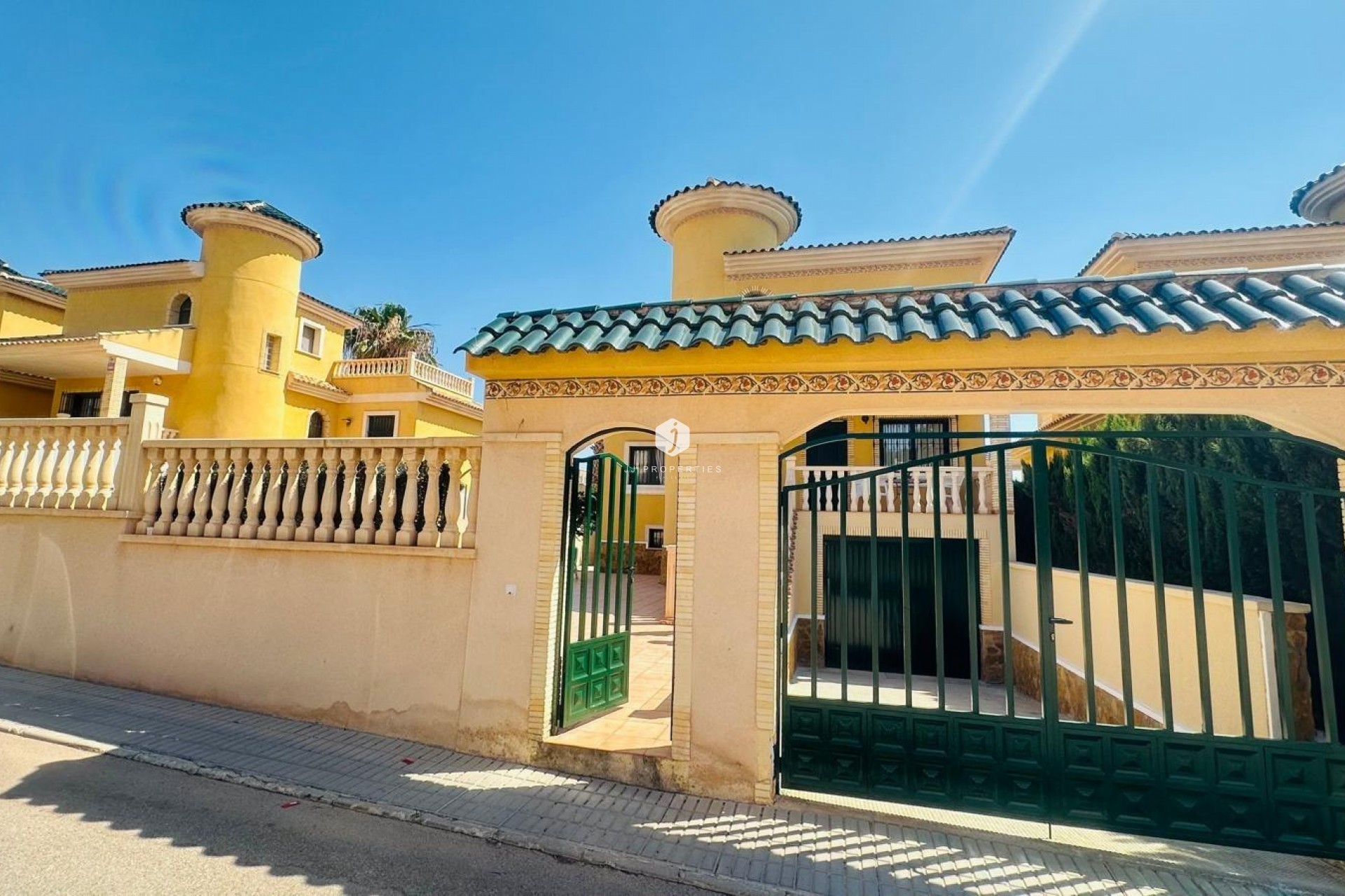 Z drugiej ręki - Villa -
Orihuela Costa - PAU 8