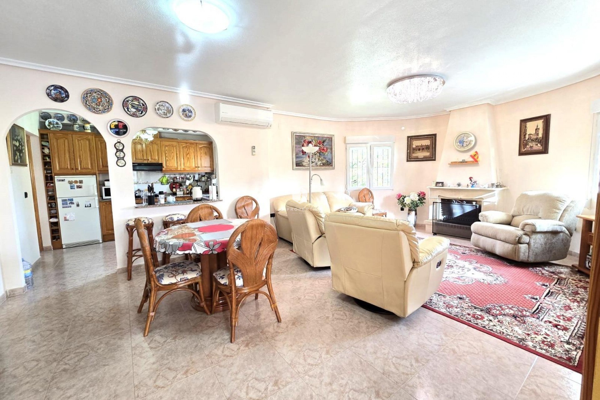 Z drugiej ręki - Villa -
Orihuela Costa - Playa Flamenca