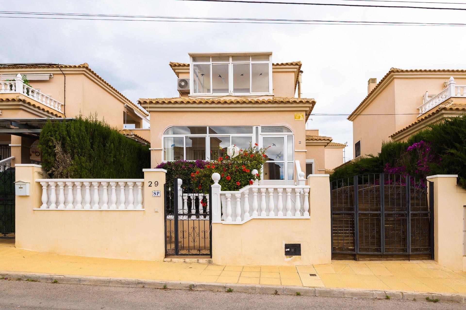 Z drugiej ręki - Villa -
Orihuela Costa - Villamartín-las Filipinas