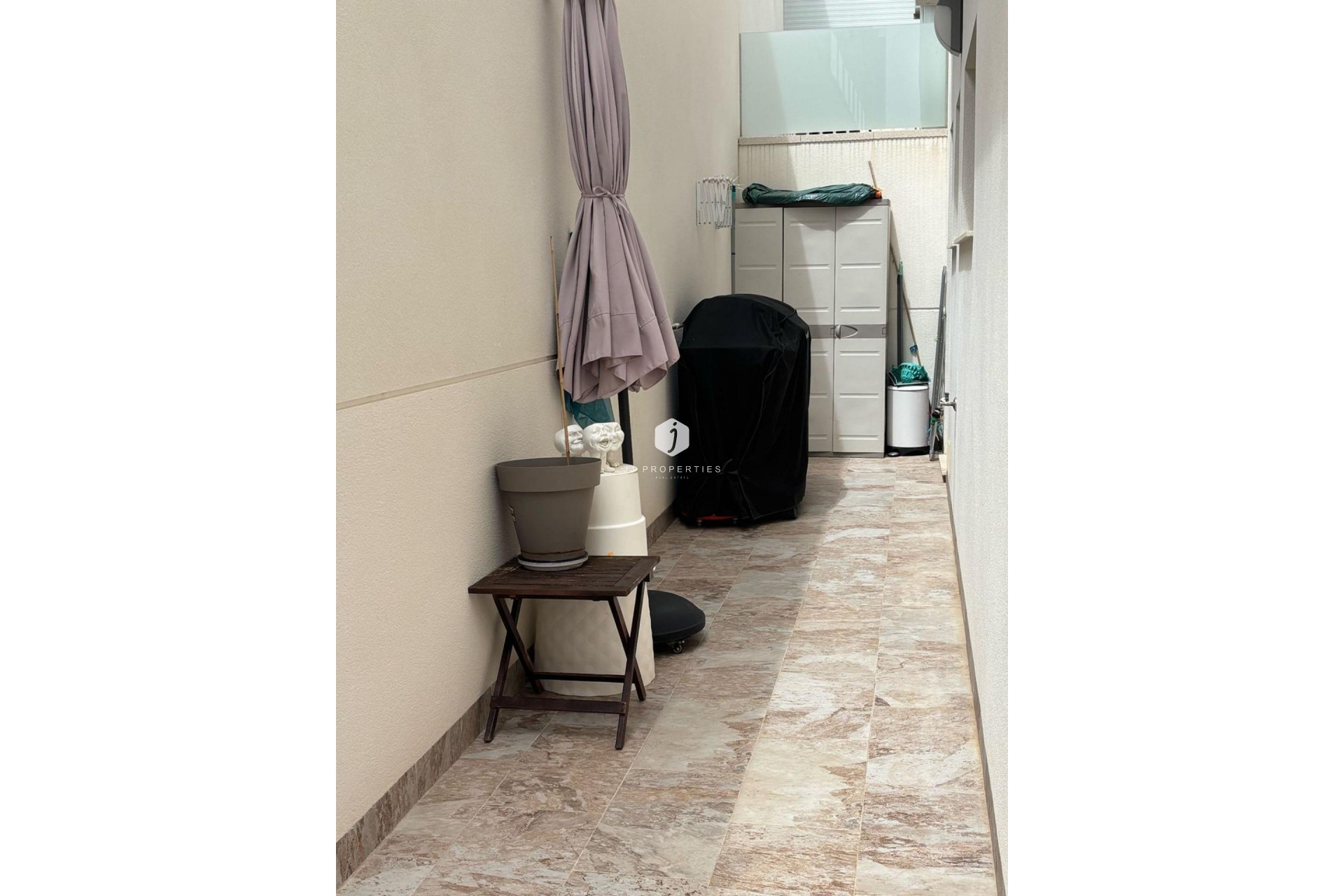 Z drugiej ręki - Villa -
Orihuela Costa - Villamartín-las Filipinas