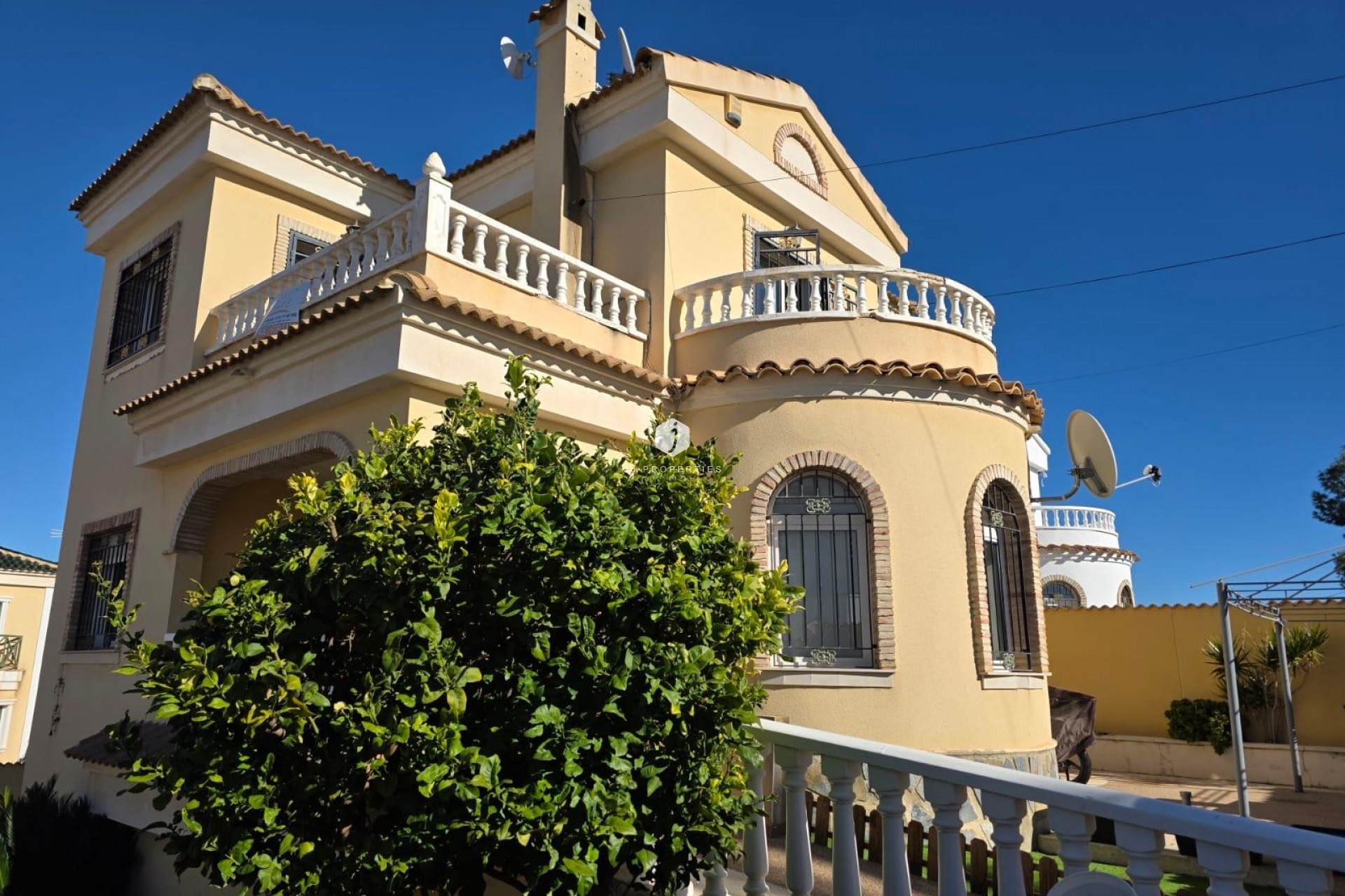 Z drugiej ręki - Villa -
Orihuela Costa - Villamartín-las Filipinas