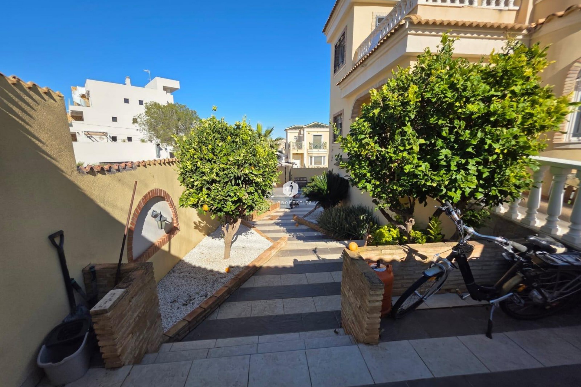 Z drugiej ręki - Villa -
Orihuela Costa - Villamartín-las Filipinas