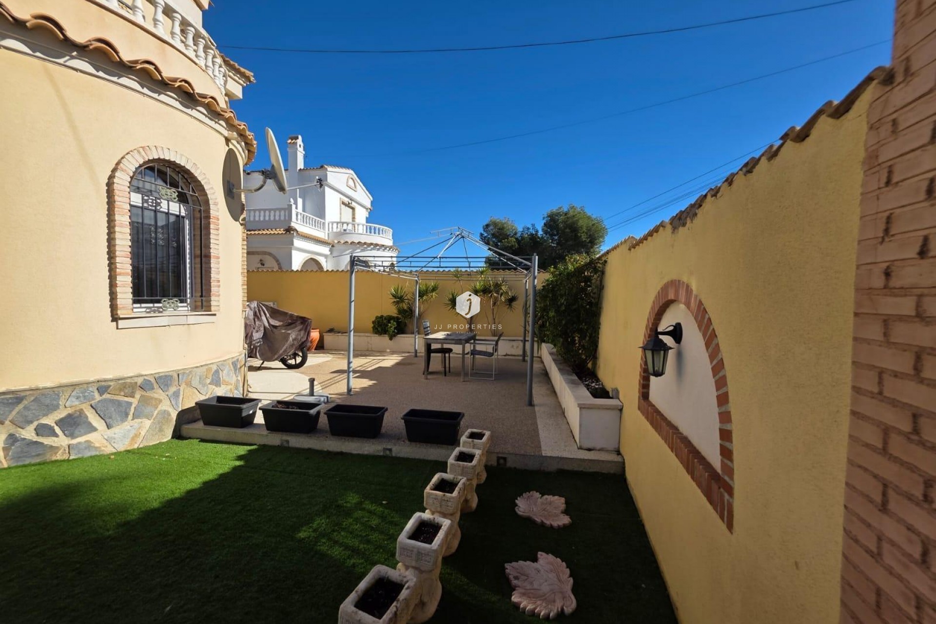Z drugiej ręki - Villa -
Orihuela Costa - Villamartín-las Filipinas