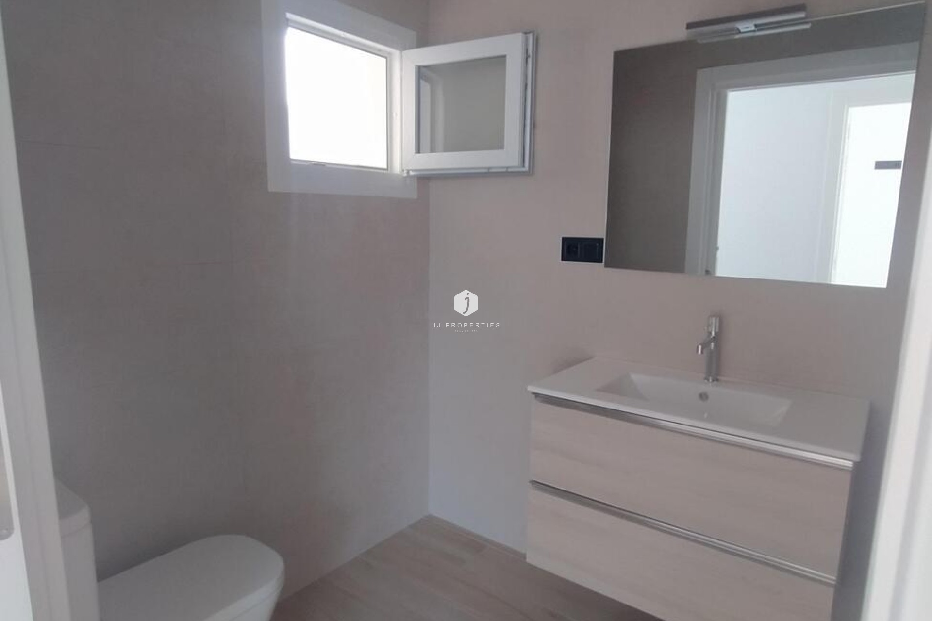 Z drugiej ręki - Villa Penthouse -
Torrevieja - aguas nuevas