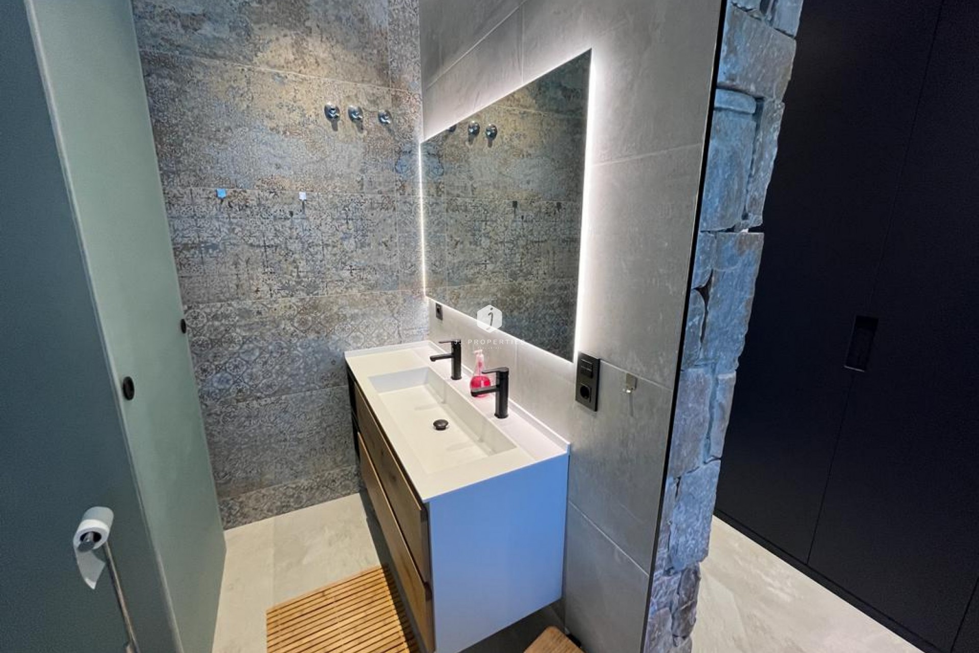 Z drugiej ręki - Villa -
Rojales - Inland