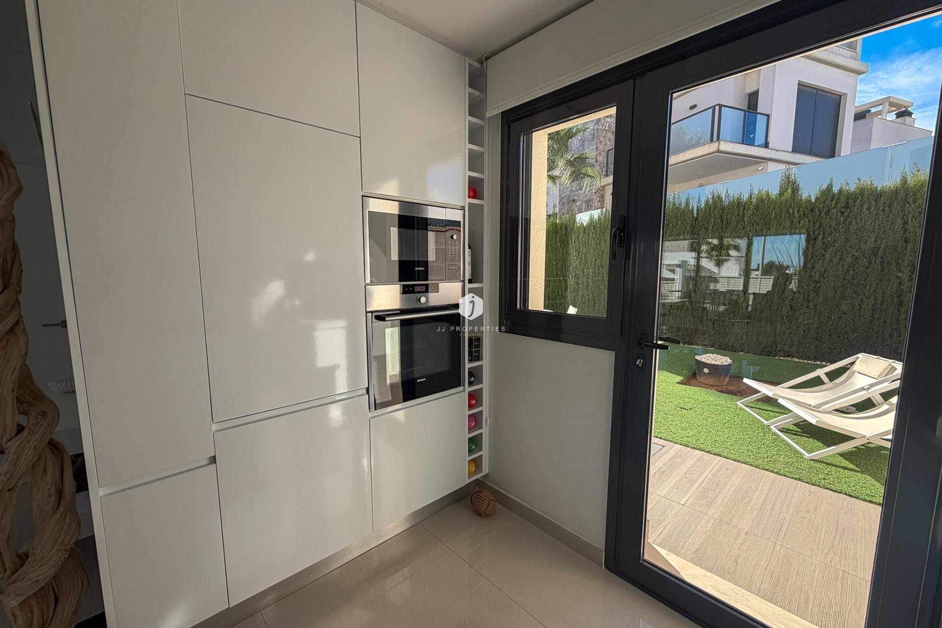 Z drugiej ręki - Villa -
San Miguel de Salinas - Bellavista