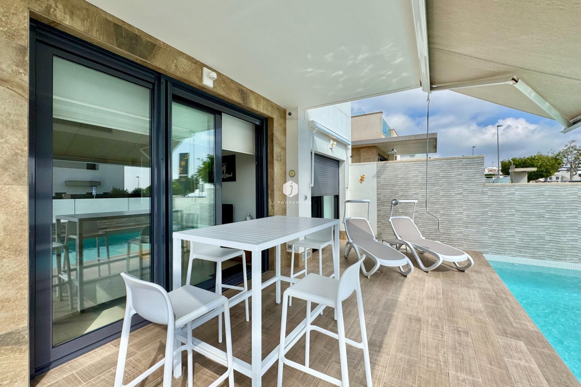 Z drugiej ręki - Villa -
San Miguel de Salinas - Bellavista