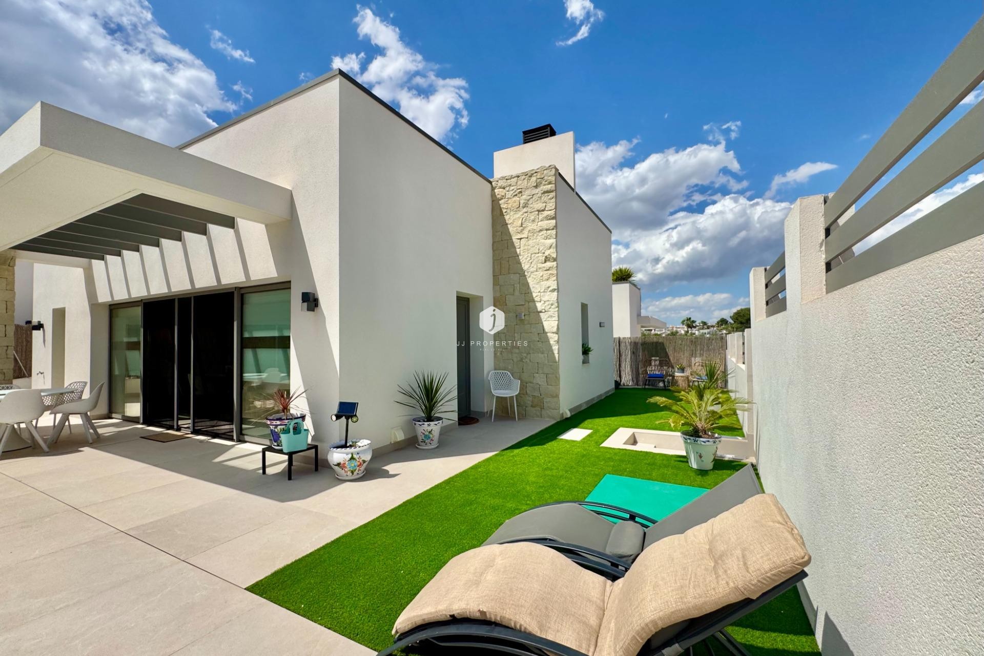 Z drugiej ręki - Villa -
San Miguel de Salinas - Blue Lagoon - Galán