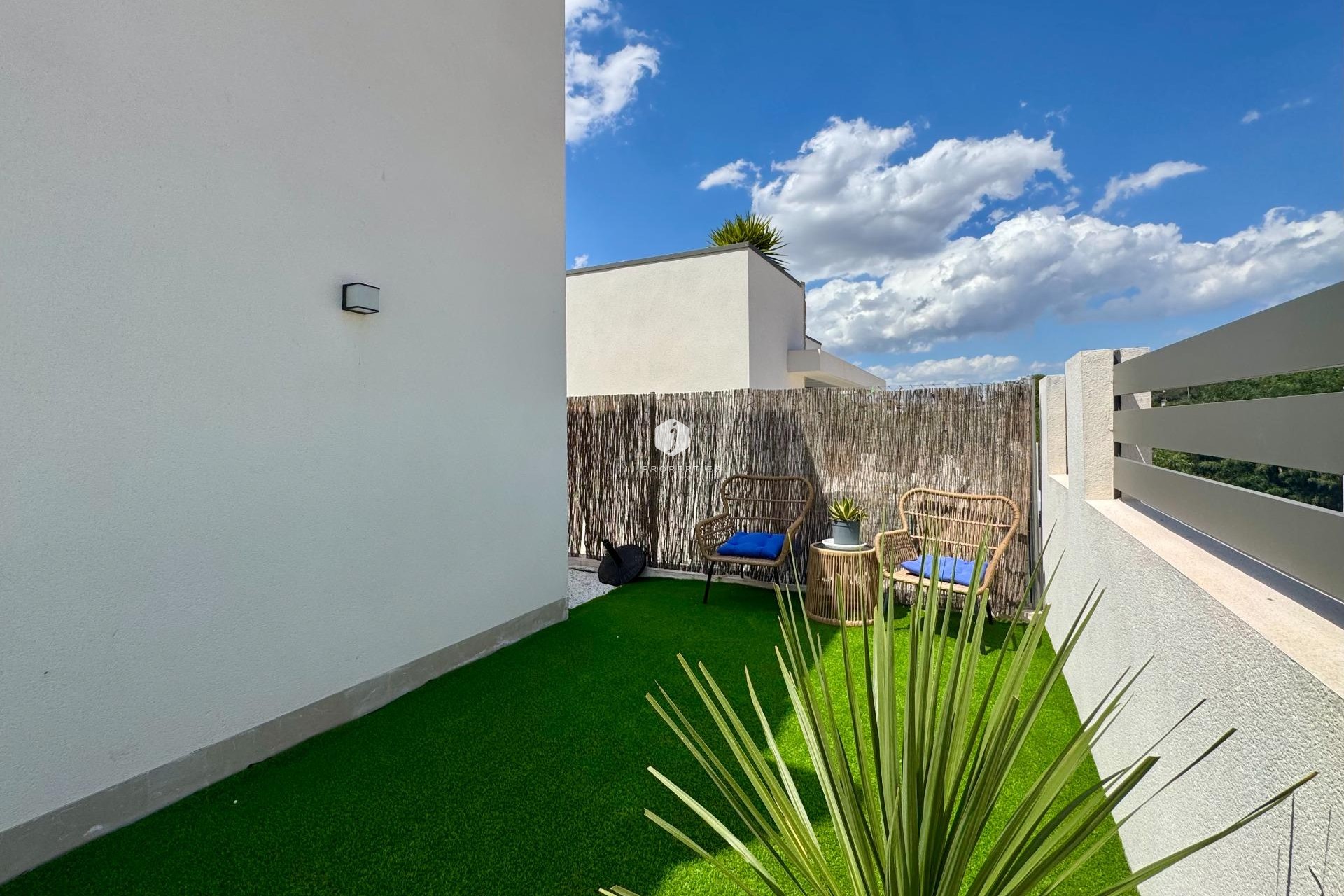 Z drugiej ręki - Villa -
San Miguel de Salinas - Blue Lagoon - Galán