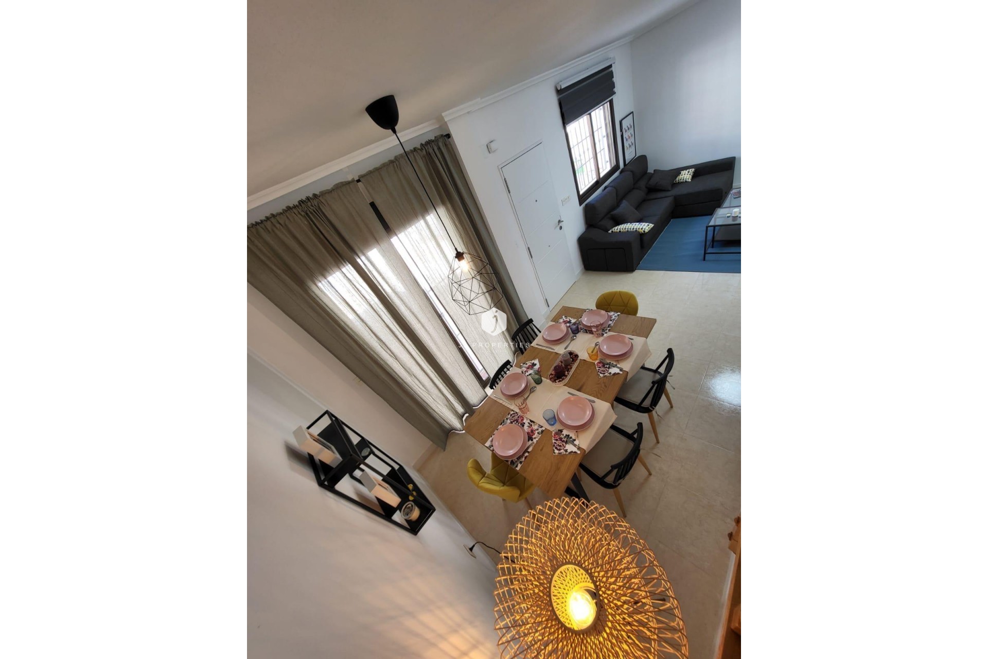 Z drugiej ręki - Villa -
San Miguel de Salinas - Cerro Del Sol