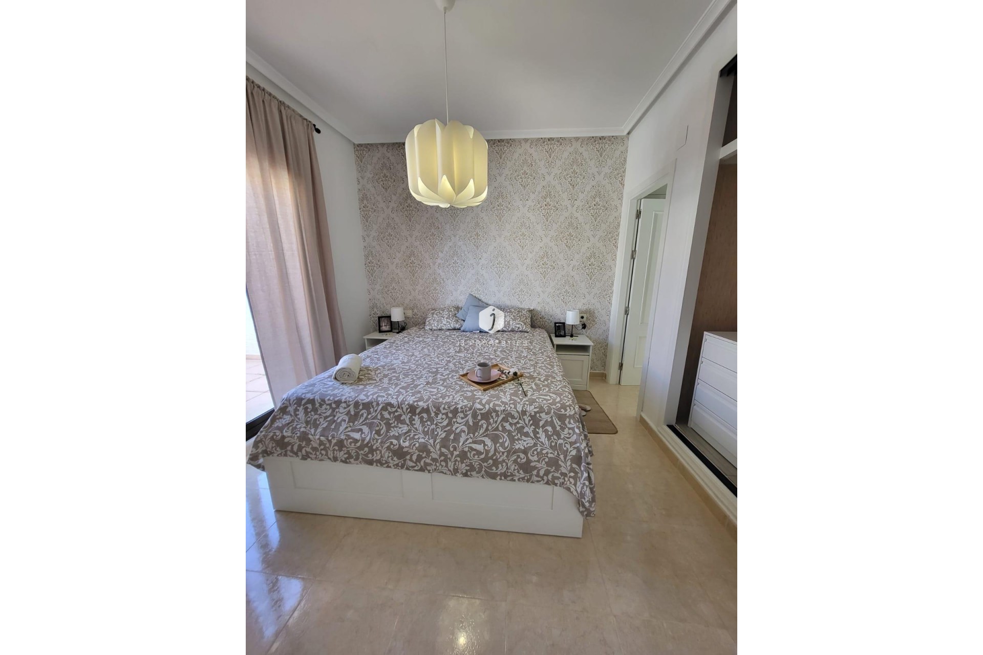 Z drugiej ręki - Villa -
San Miguel de Salinas - Cerro Del Sol