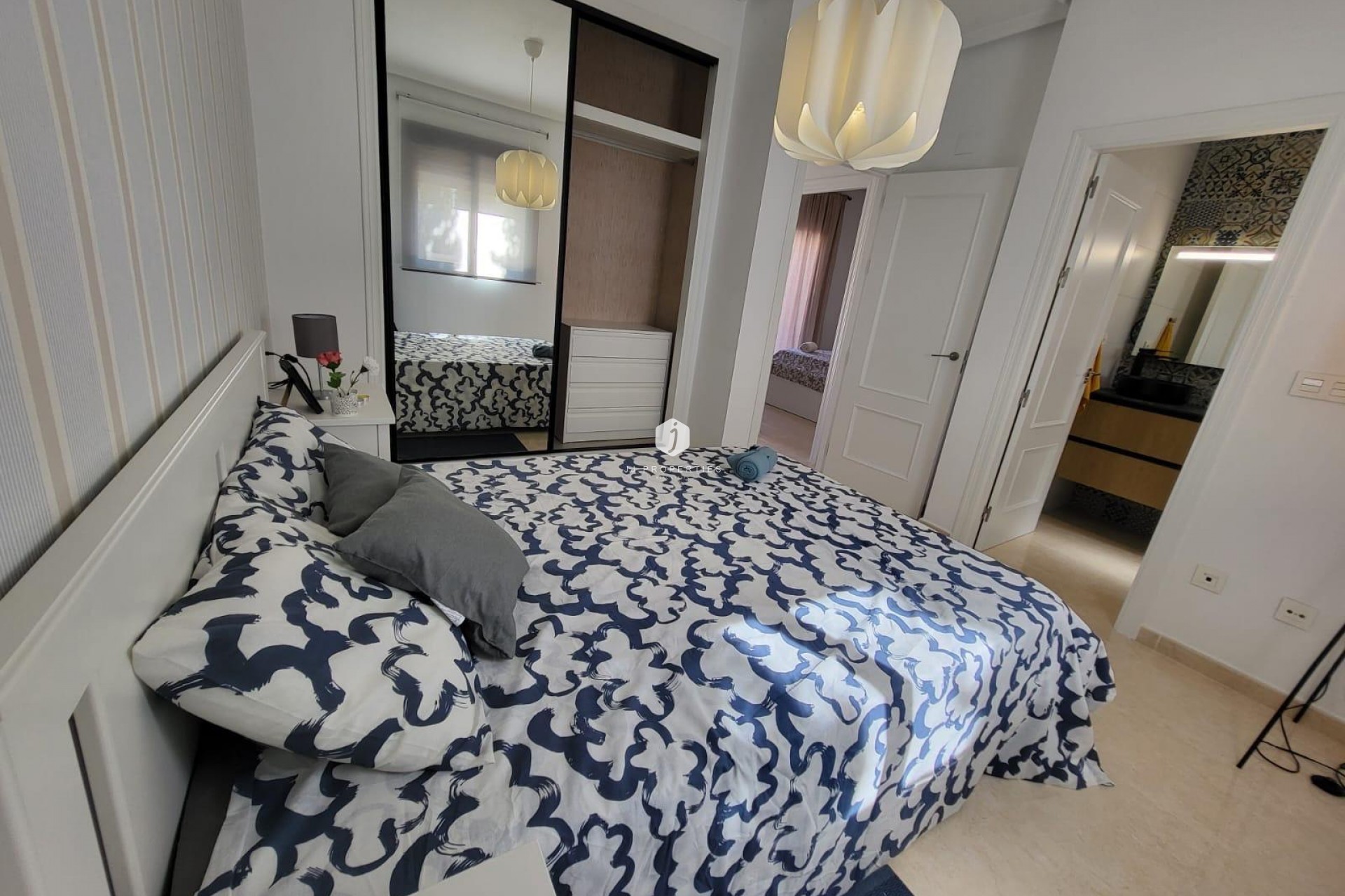 Z drugiej ręki - Villa -
San Miguel de Salinas - Cerro Del Sol