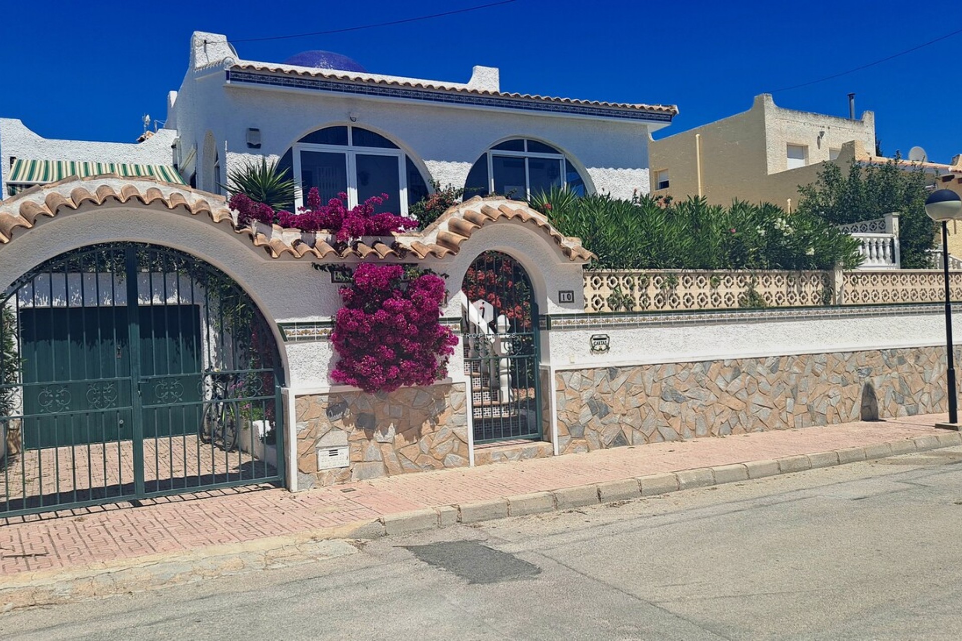 Z drugiej ręki - Villa -
San Miguel de Salinas - Inland