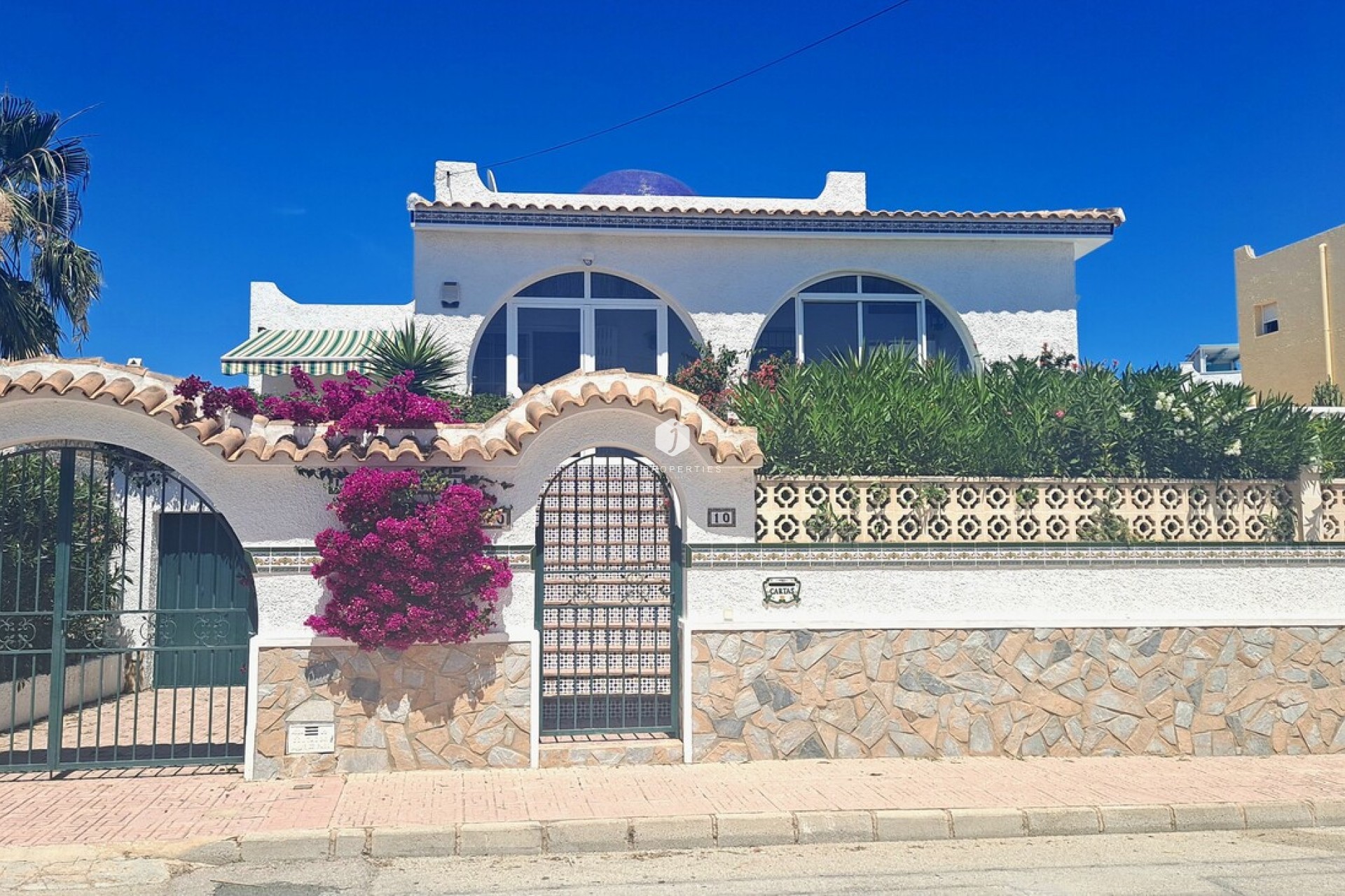 Z drugiej ręki - Villa -
San Miguel de Salinas - Inland