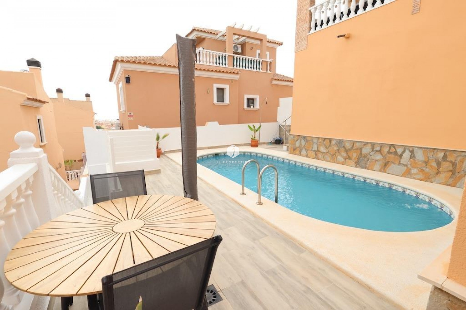 Z drugiej ręki - Villa -
San Miguel de Salinas - Inland