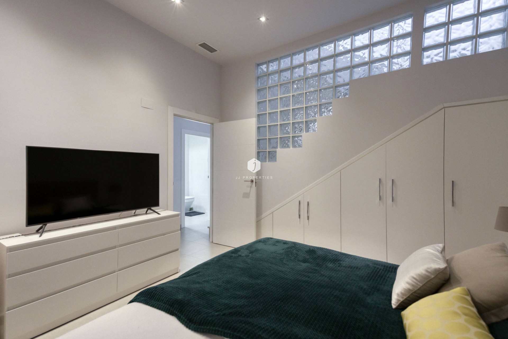 Z drugiej ręki - Villa -
Torrevieja - Aguas Nuevas 2