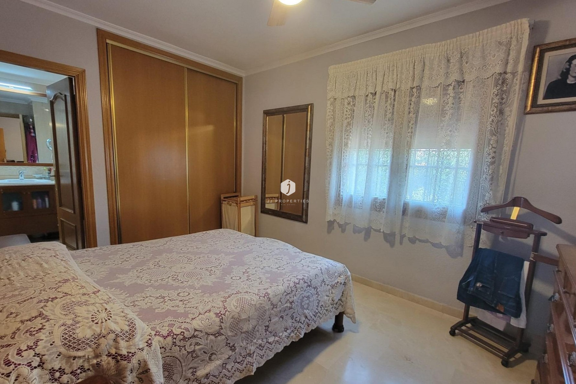 Z drugiej ręki - Villa -
Torrevieja - aguas nuevas