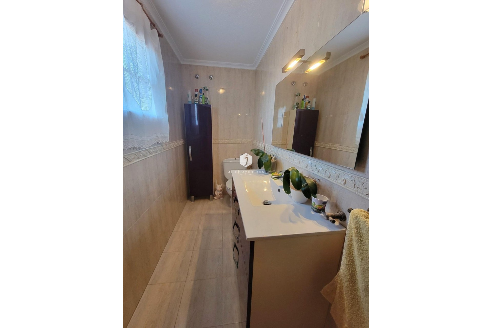 Z drugiej ręki - Villa -
Torrevieja - aguas nuevas