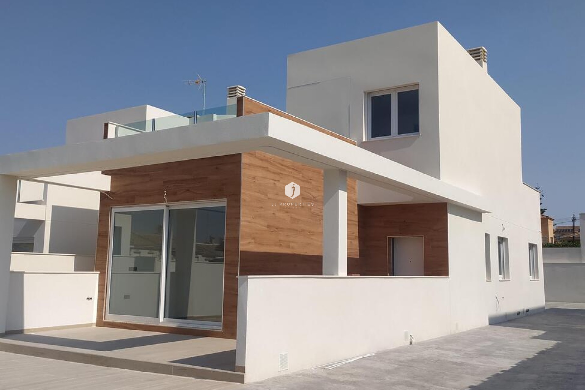 Z drugiej ręki - Villa -
Torrevieja - aguas nuevas