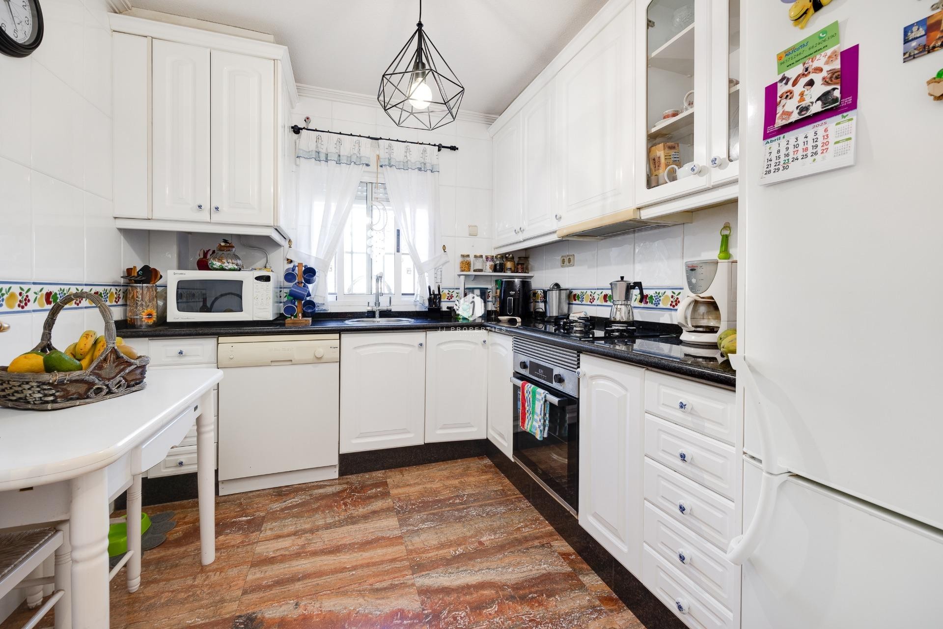 Z drugiej ręki - Villa -
Torrevieja - aguas nuevas