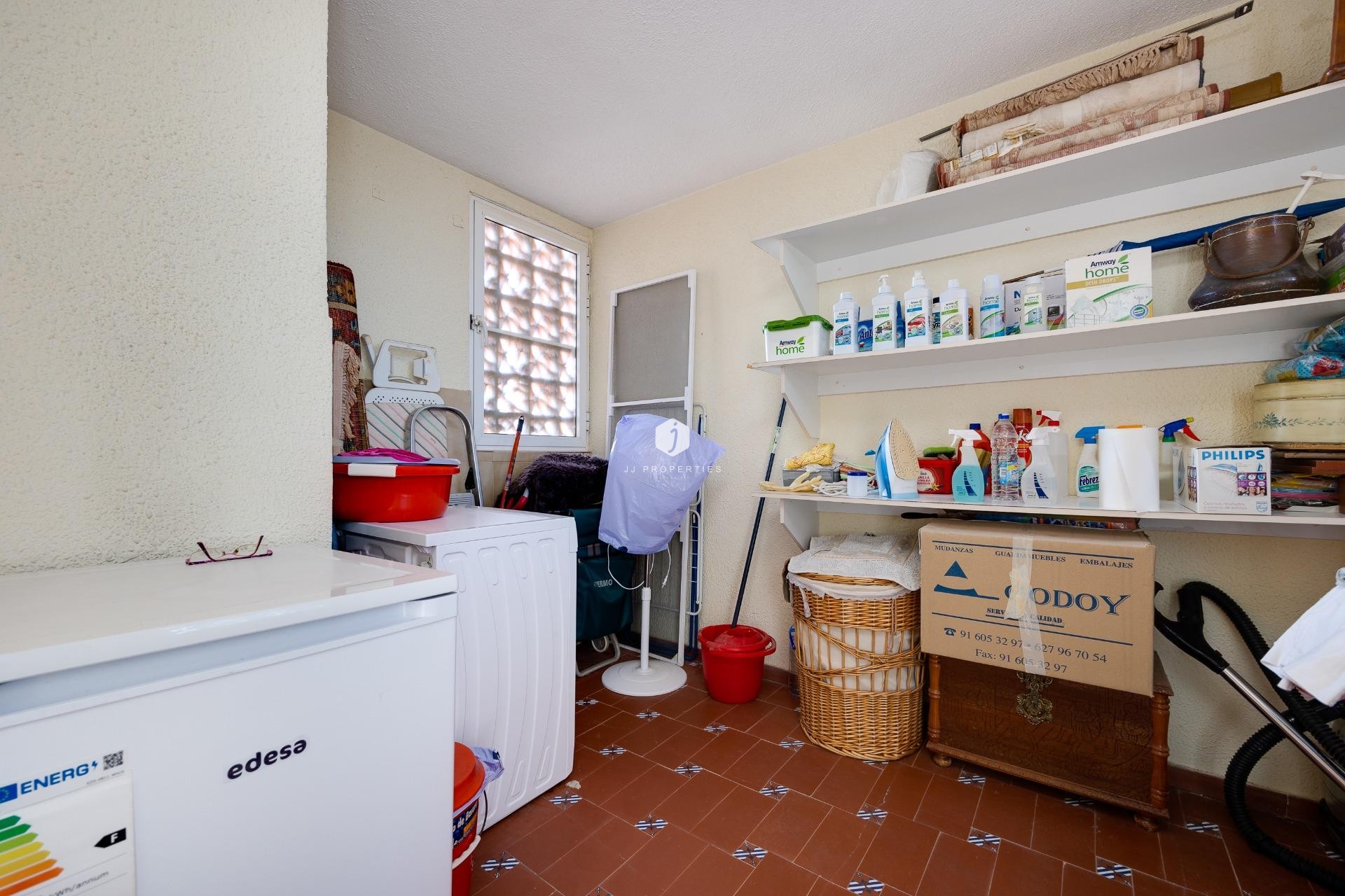 Z drugiej ręki - Villa -
Torrevieja - aguas nuevas