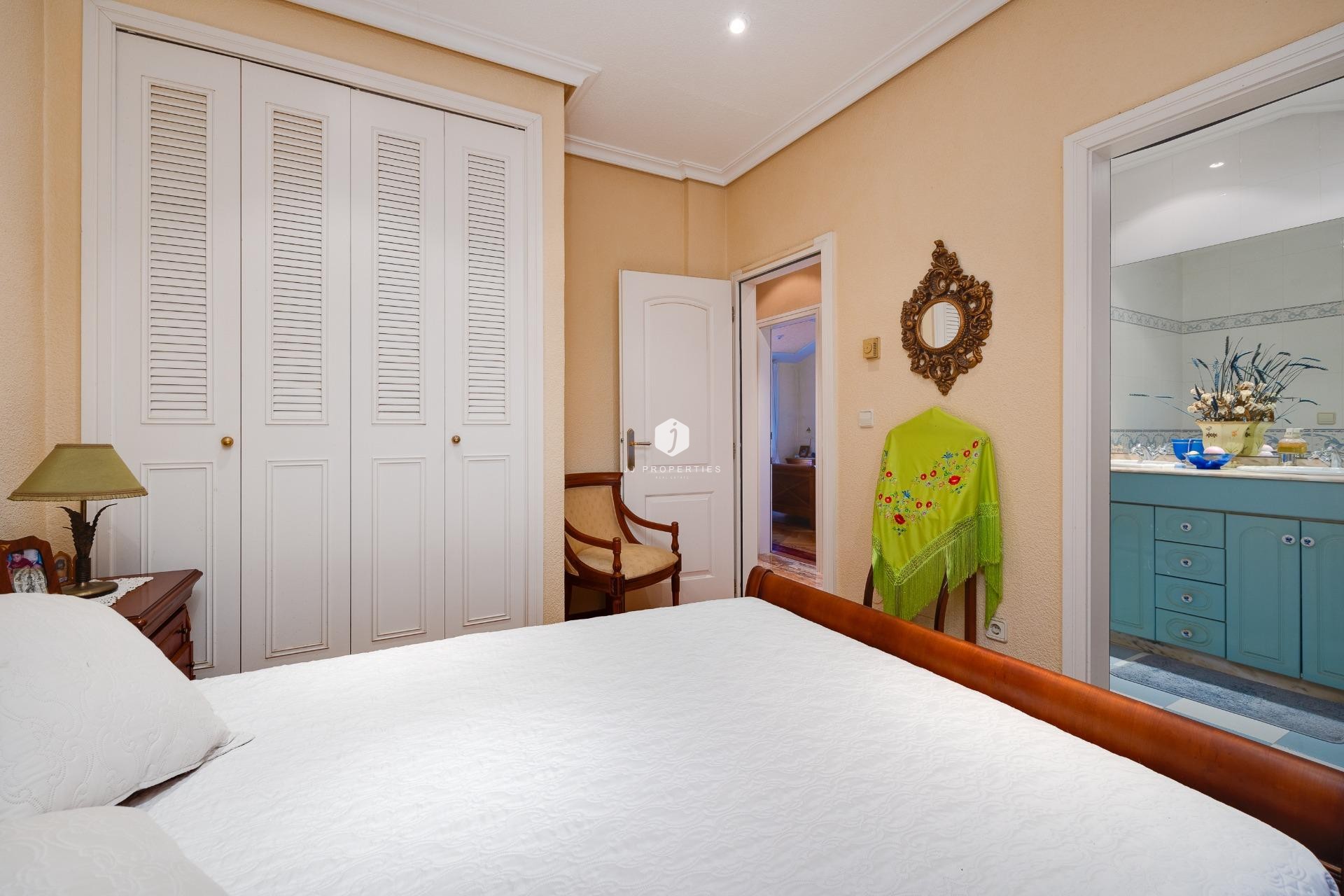 Z drugiej ręki - Villa -
Torrevieja - aguas nuevas