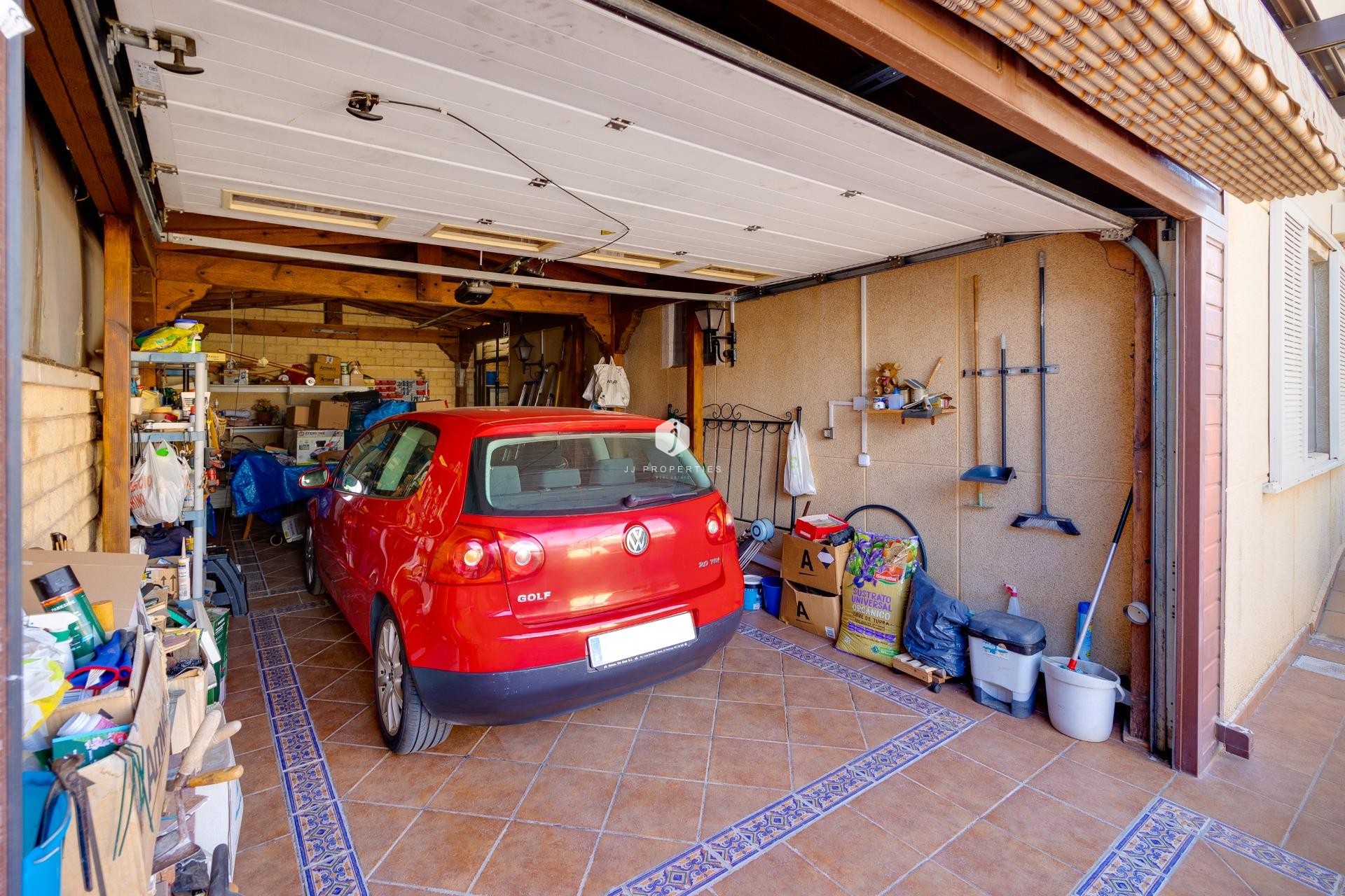 Z drugiej ręki - Villa -
Torrevieja - aguas nuevas