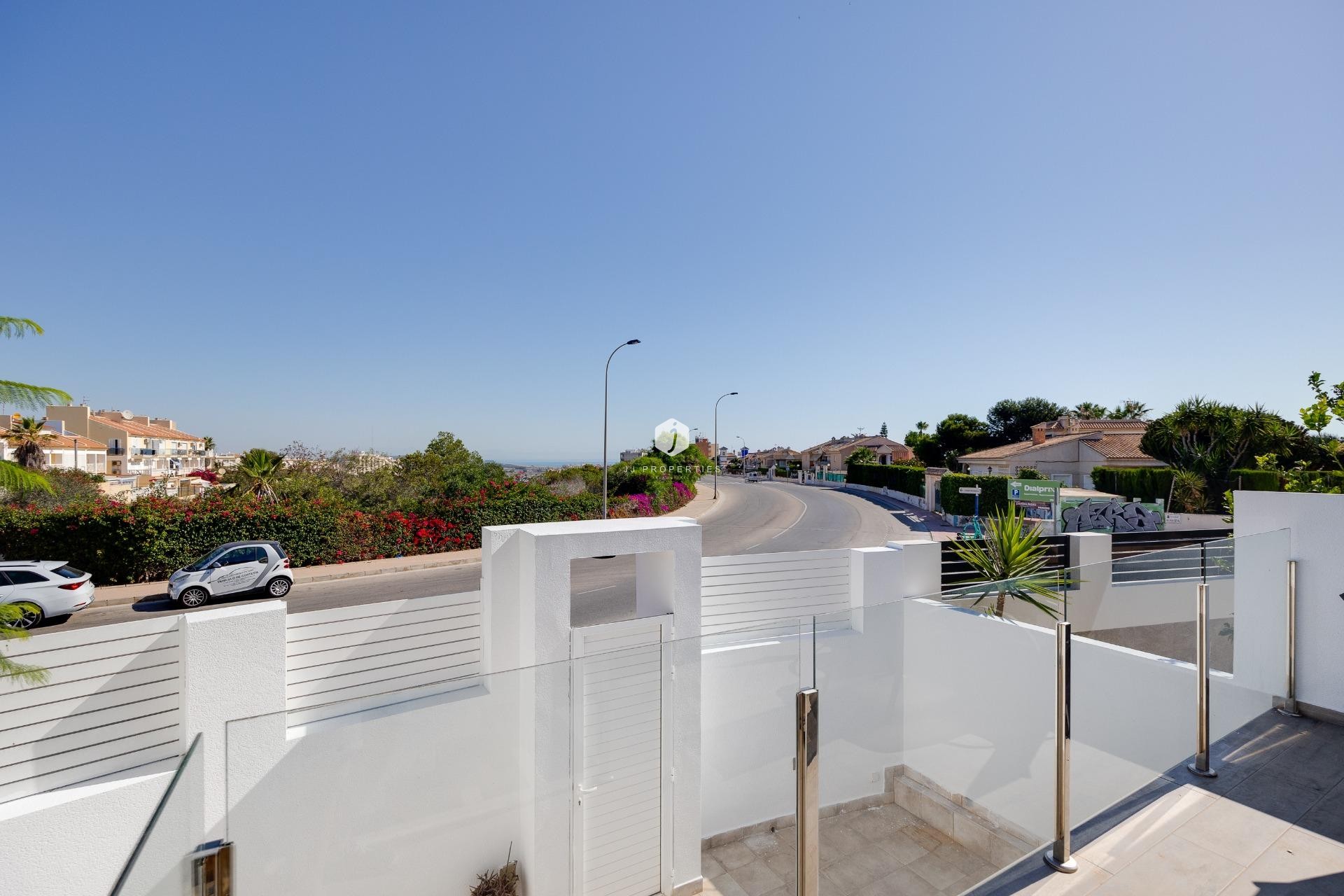 Z drugiej ręki - Villa -
Torrevieja - aguas nuevas