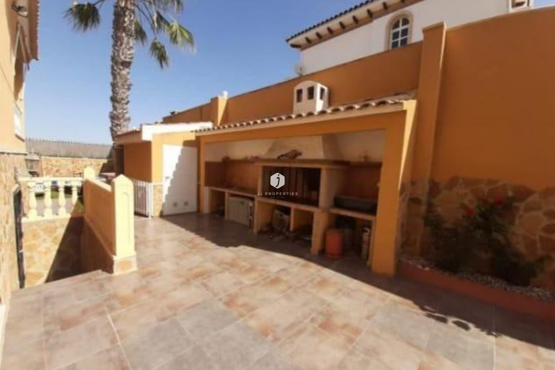 Z drugiej ręki - Villa -
Torrevieja - aguas nuevas