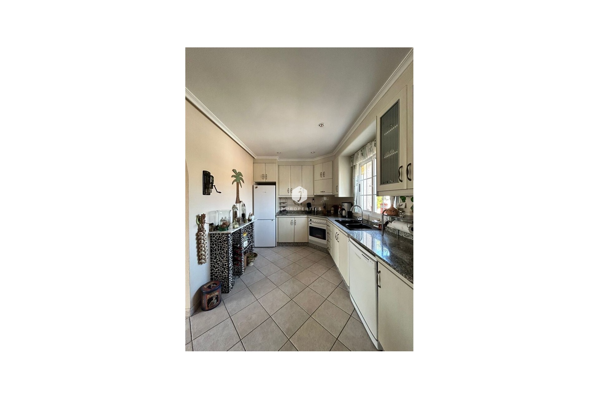 Z drugiej ręki - Villa -
Torrevieja - aguas nuevas