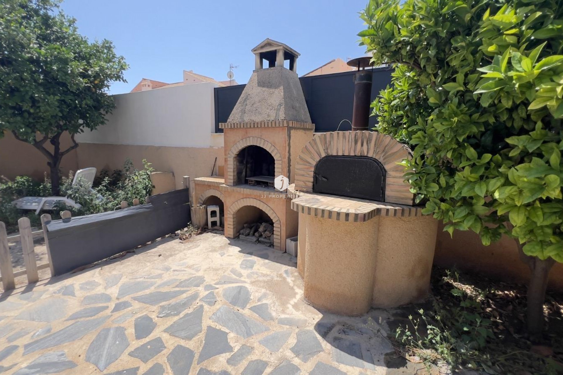 Z drugiej ręki - Villa -
Torrevieja - aguas nuevas