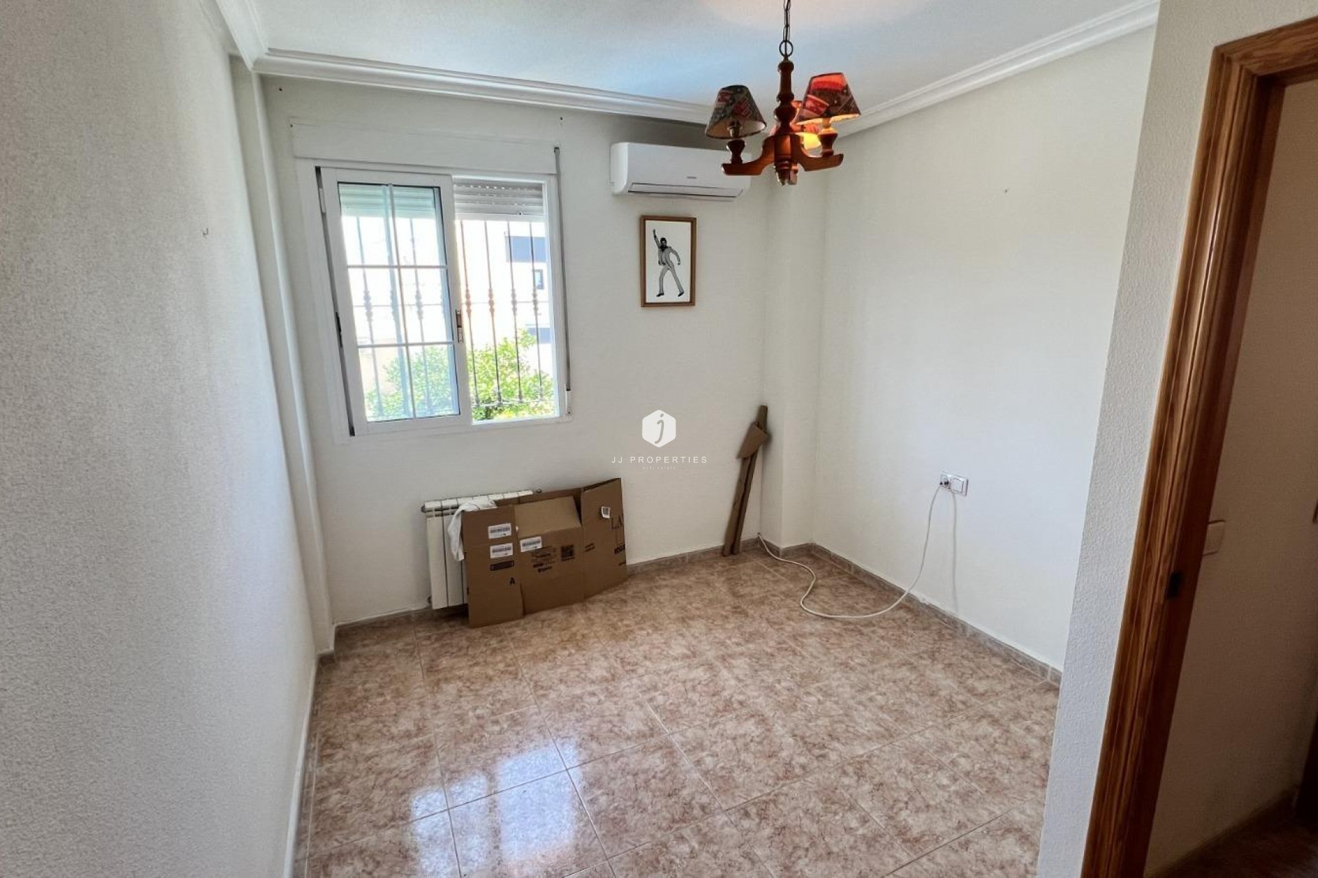 Z drugiej ręki - Villa -
Torrevieja - aguas nuevas