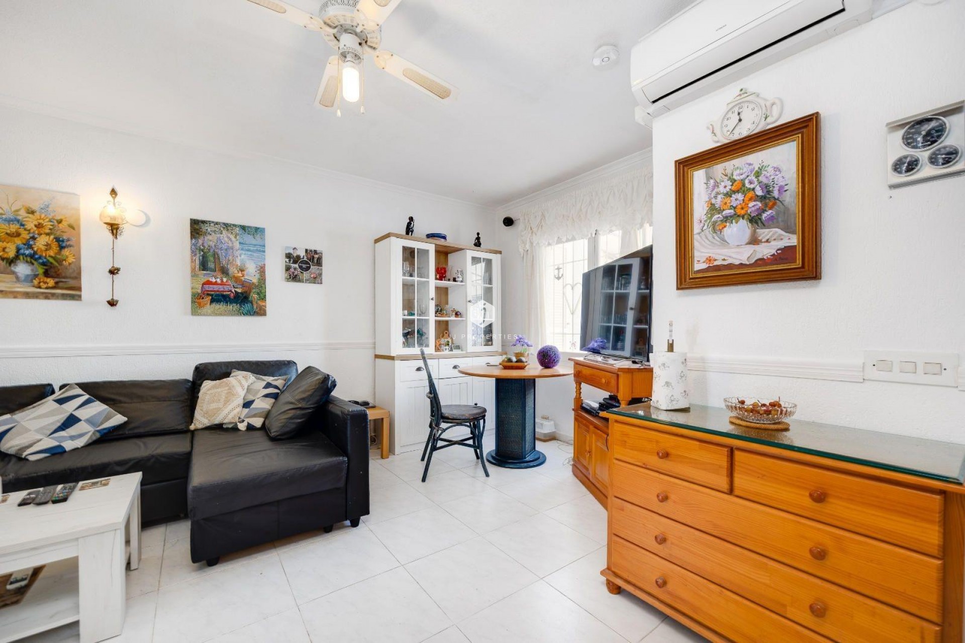 Z drugiej ręki - Villa -
Torrevieja - Calas blanca