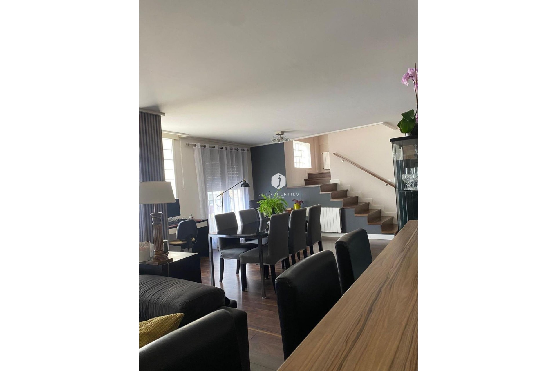 Z drugiej ręki - Villa -
Torrevieja - Centro - Muelle Pesquero