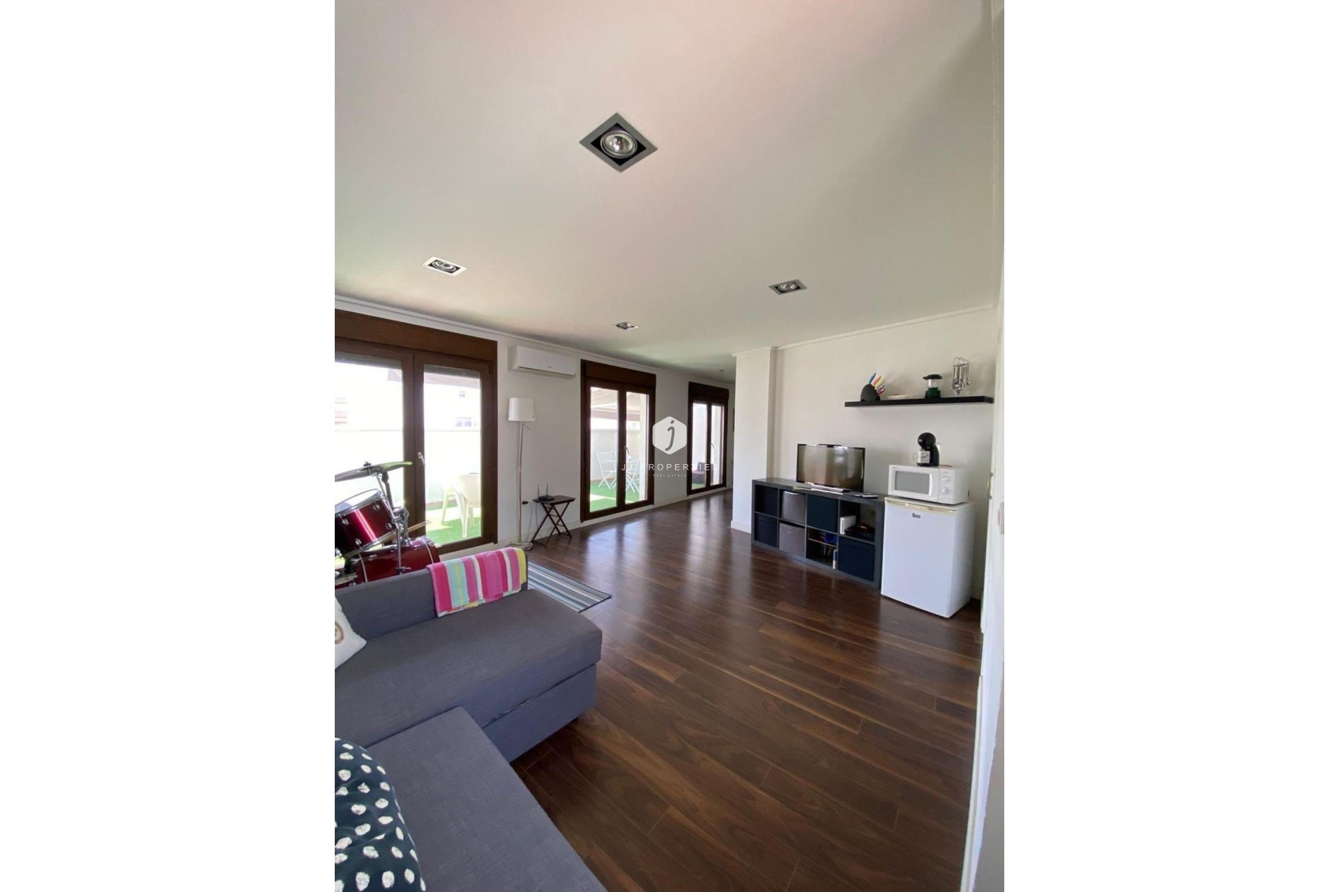 Z drugiej ręki - Villa -
Torrevieja - Centro - Muelle Pesquero