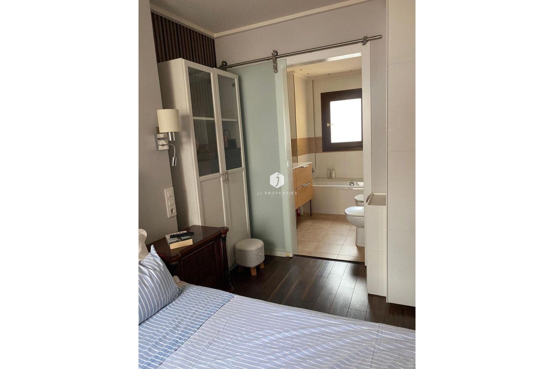 Z drugiej ręki - Villa -
Torrevieja - Centro - Muelle Pesquero