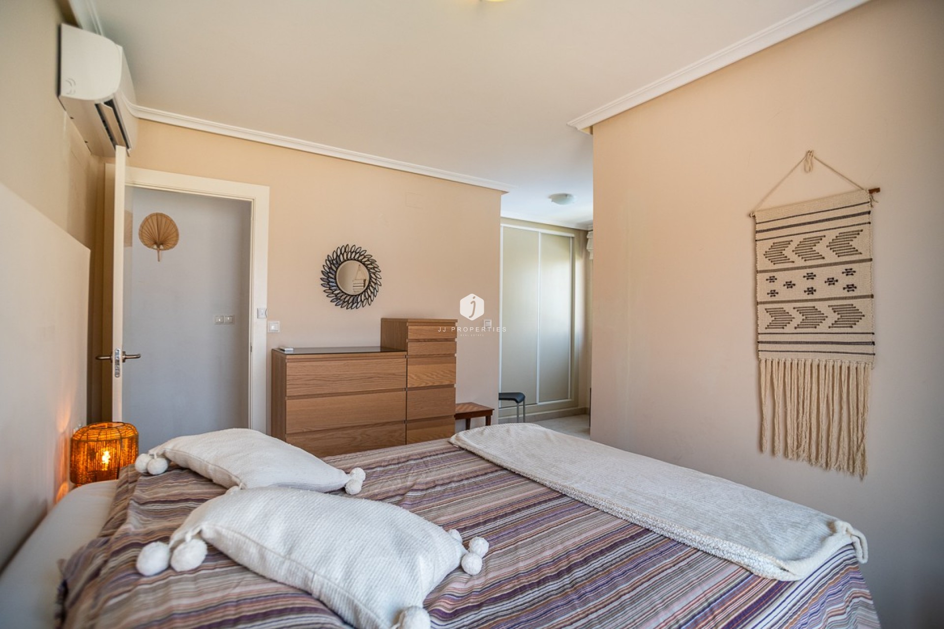 Z drugiej ręki - Villa -
Torrevieja - Costa Blanca