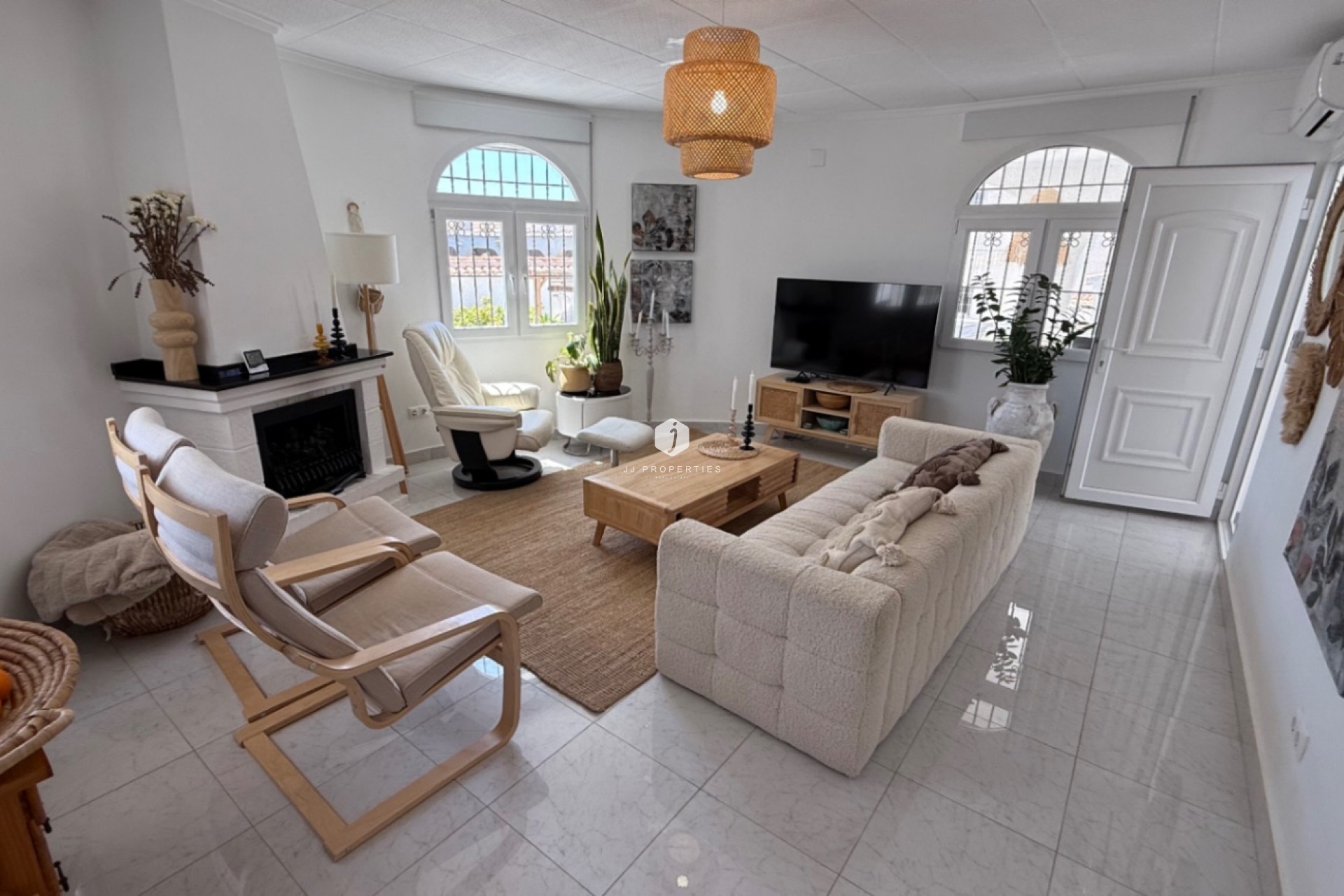 Z drugiej ręki - Villa -
Torrevieja - Costa Blanca