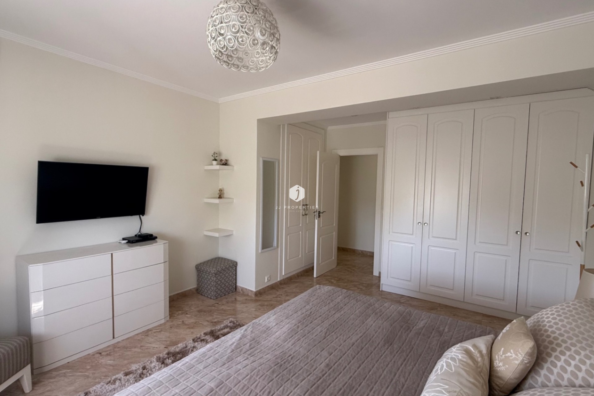 Z drugiej ręki - Villa -
Torrevieja - Costa Blanca