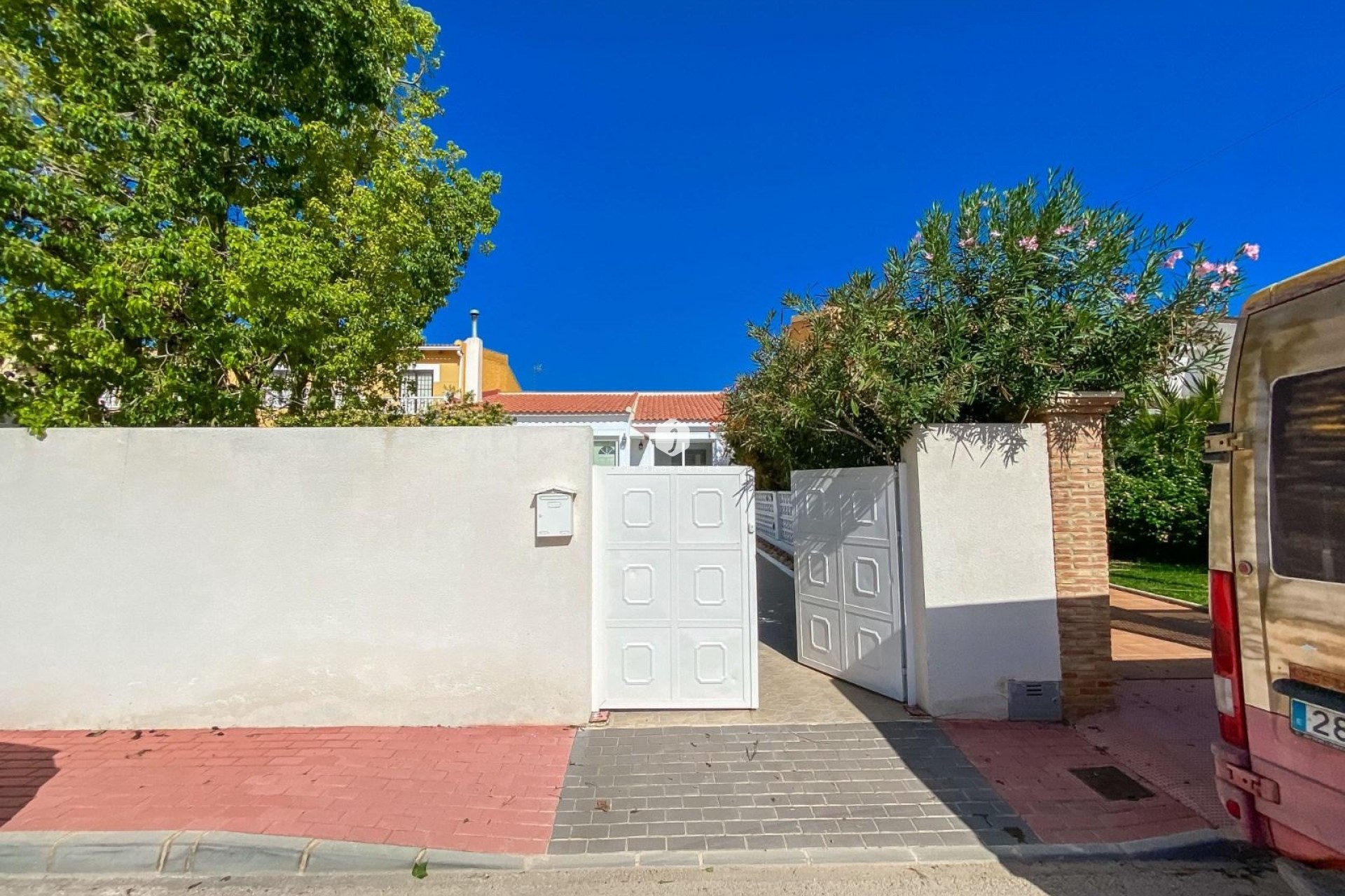 Z drugiej ręki - Villa -
Torrevieja - Costa Blanca