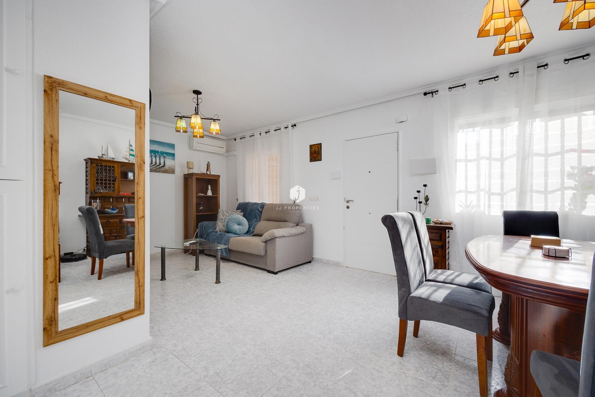 Z drugiej ręki - Villa -
Torrevieja - Costa Blanca